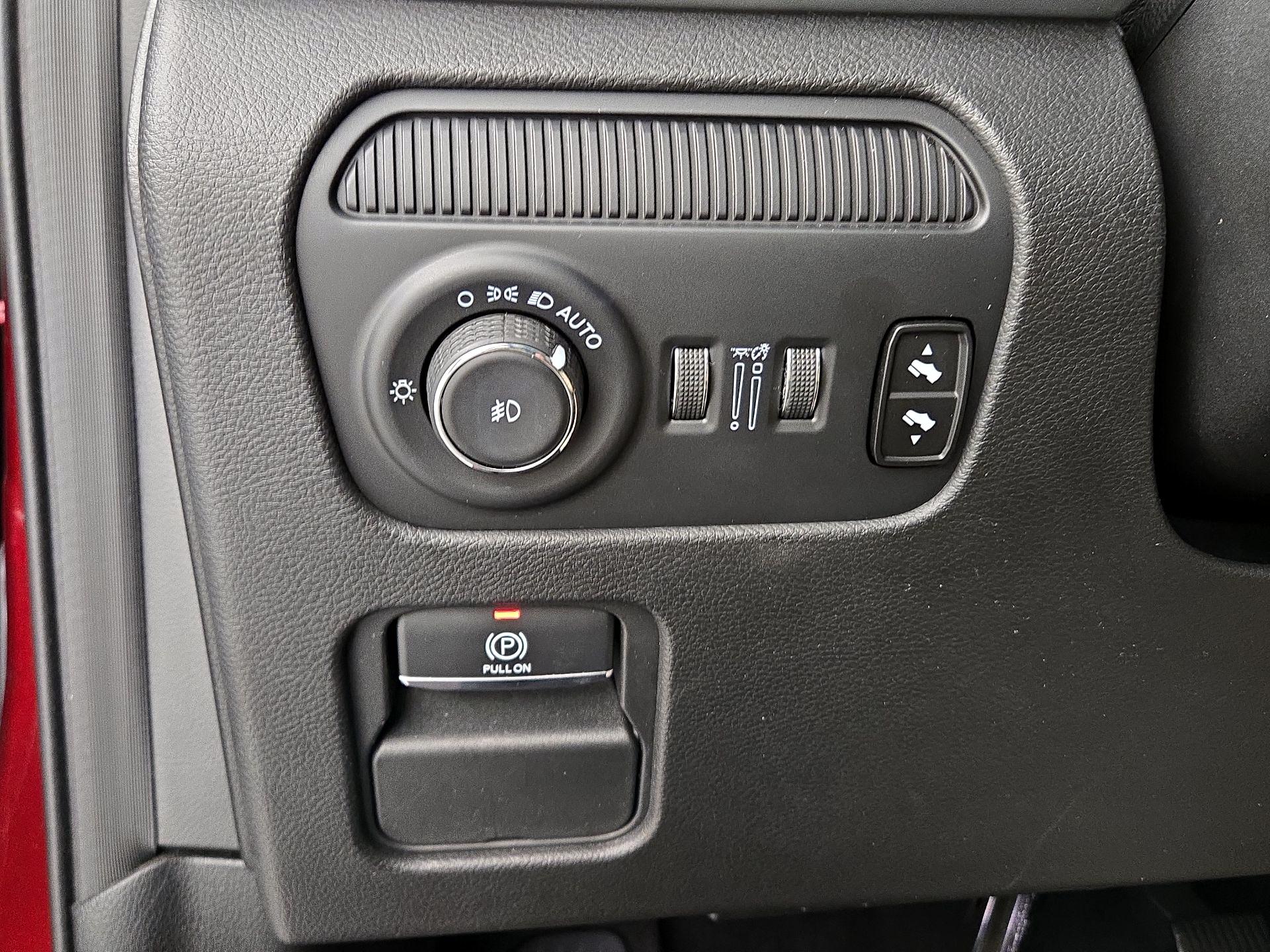 Thumbnail: 2024 Jeep Wagoneer - 13