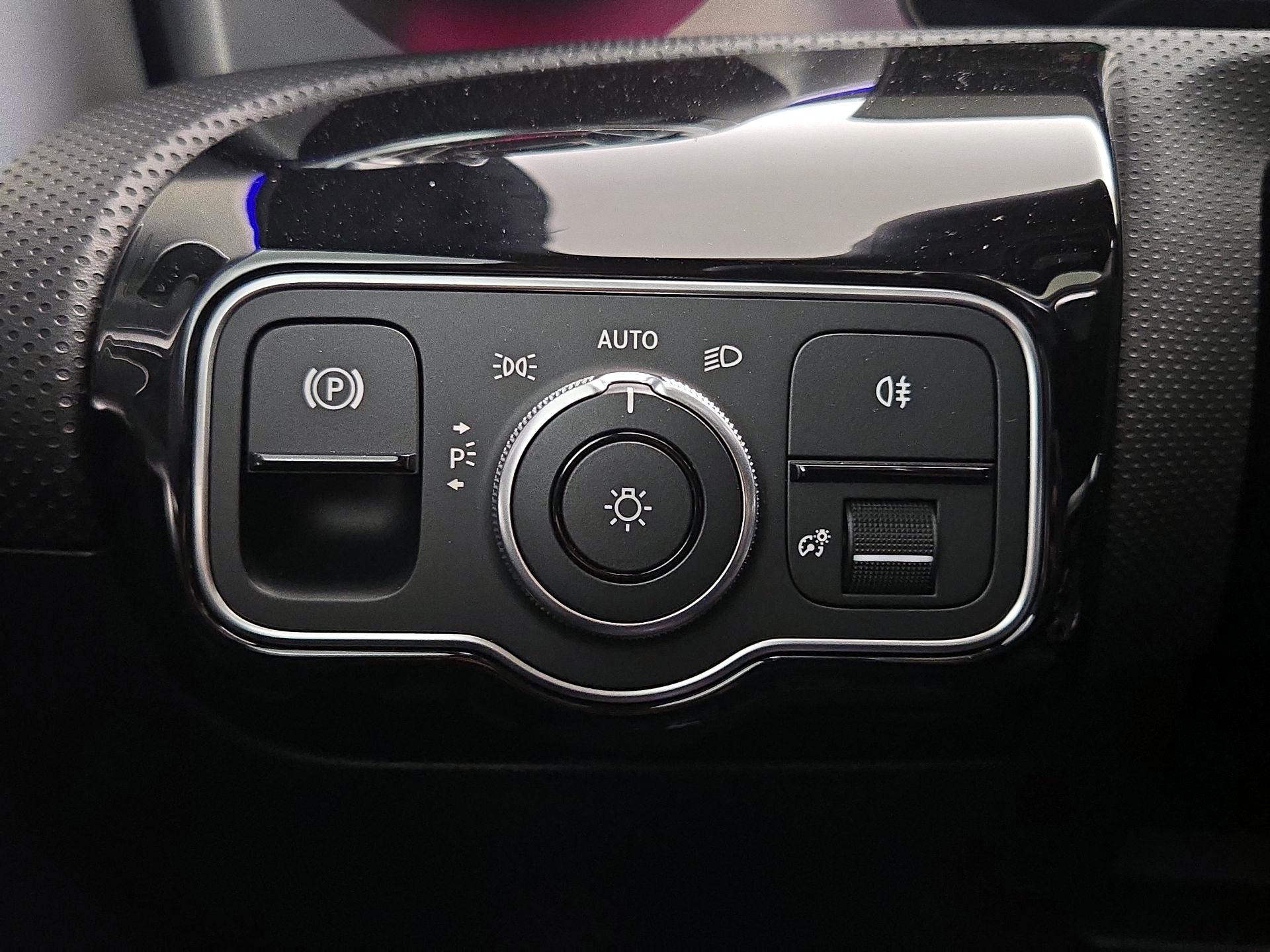 Thumbnail: 2023 Mercedes-Benz CLA - 13