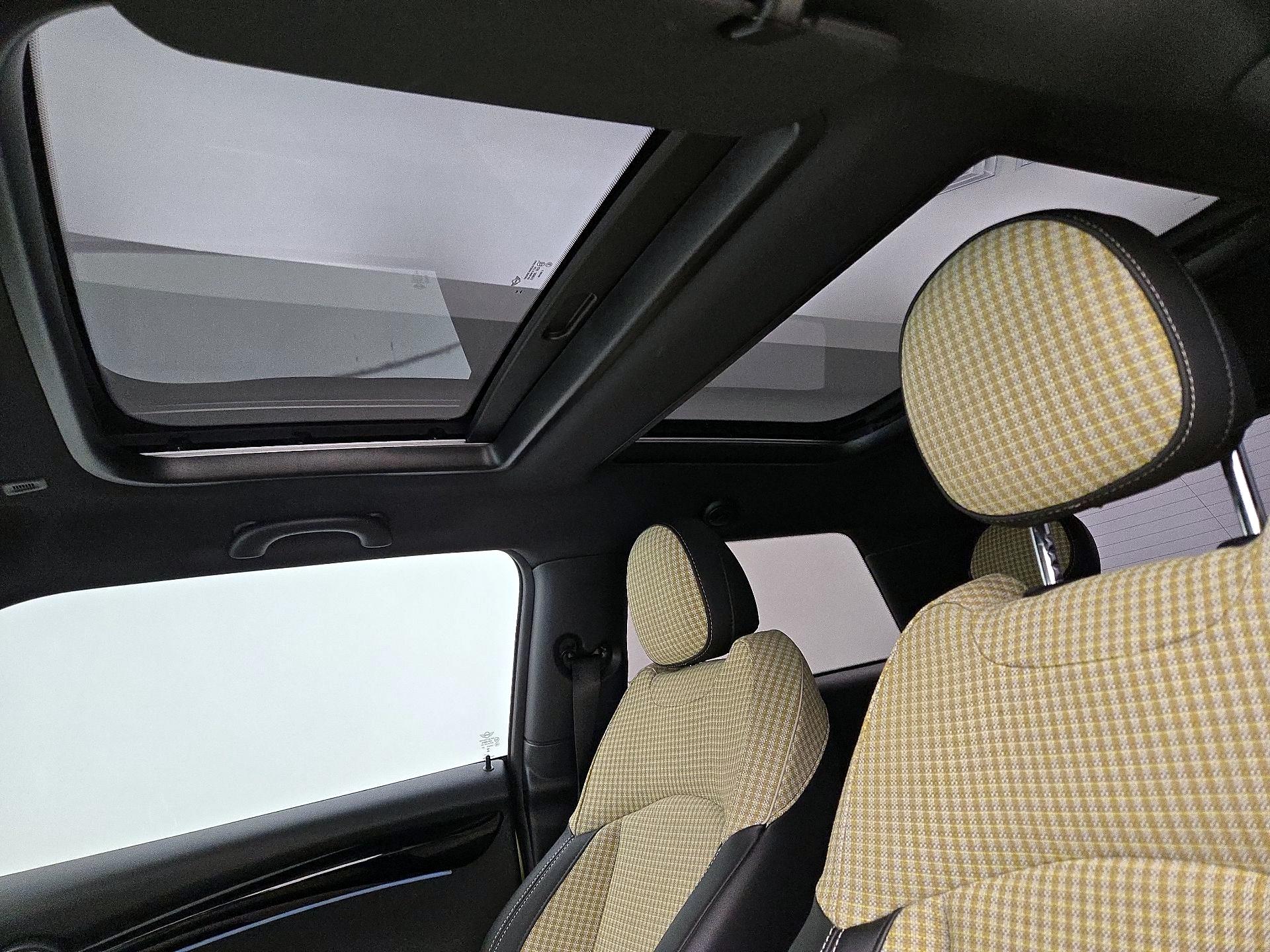 Thumbnail: 2024 MINI Cooper Hardtop - 20