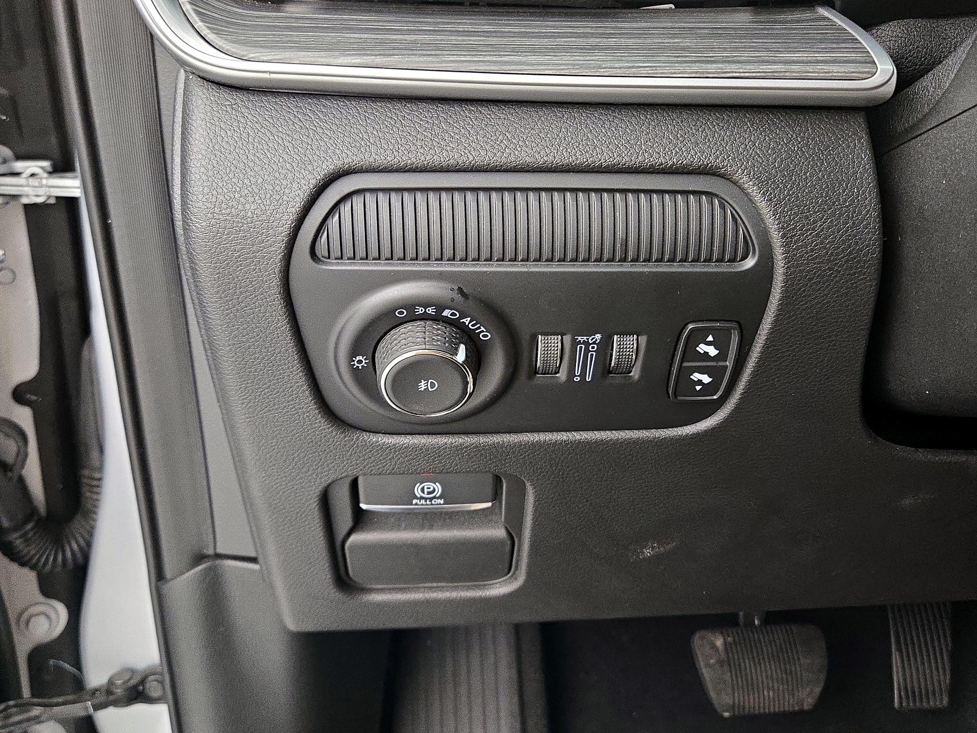 Thumbnail: 2024 Jeep Wagoneer - 13