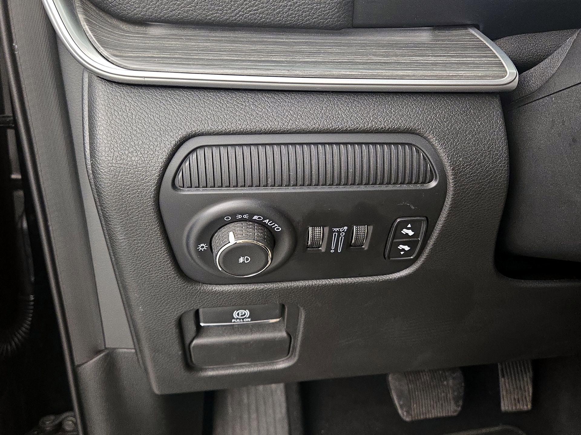 Thumbnail: 2024 Jeep Wagoneer - 13