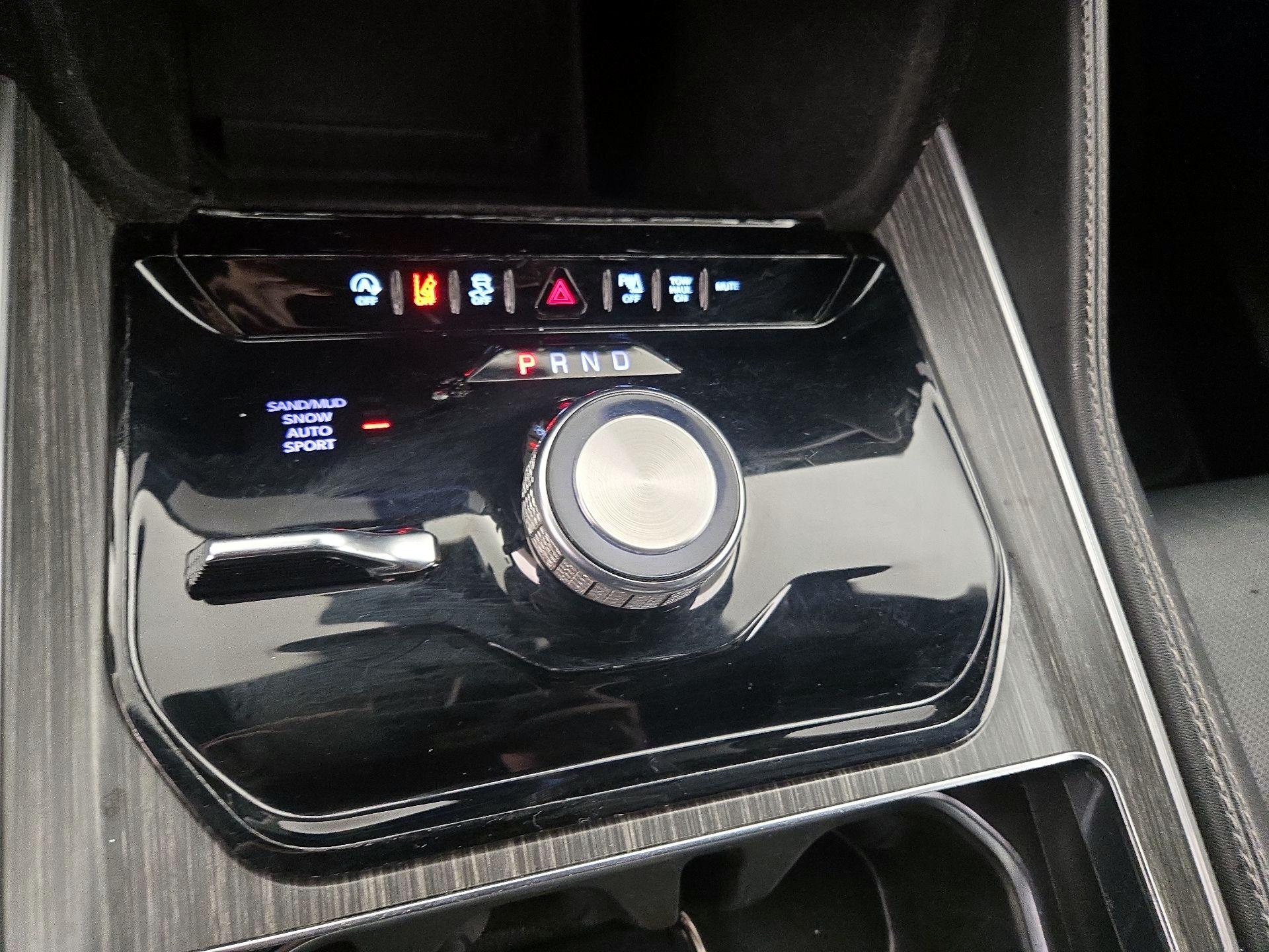 Thumbnail: 2024 Jeep Wagoneer - 18