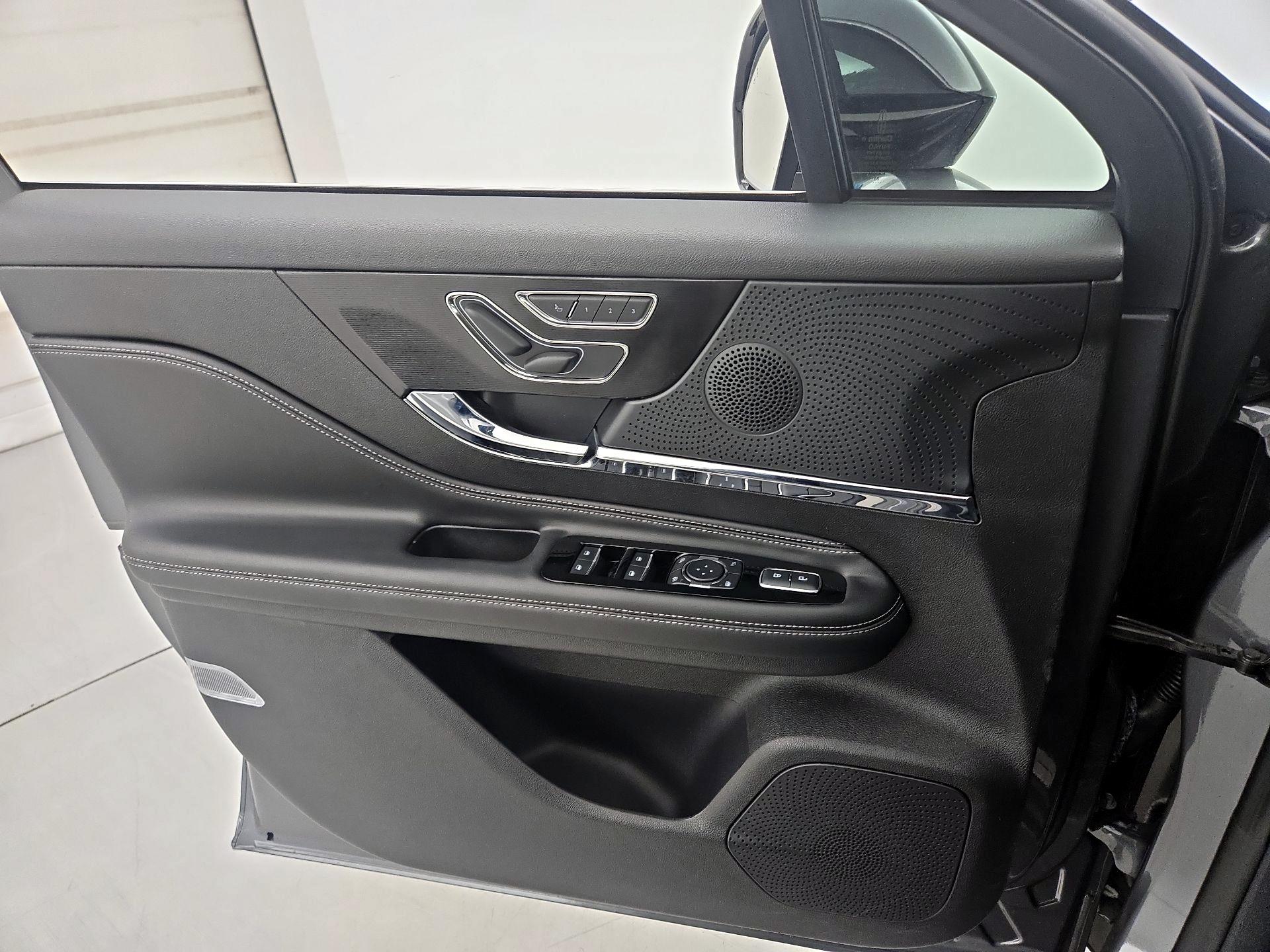 Thumbnail: 2024 Lincoln Corsair - 12