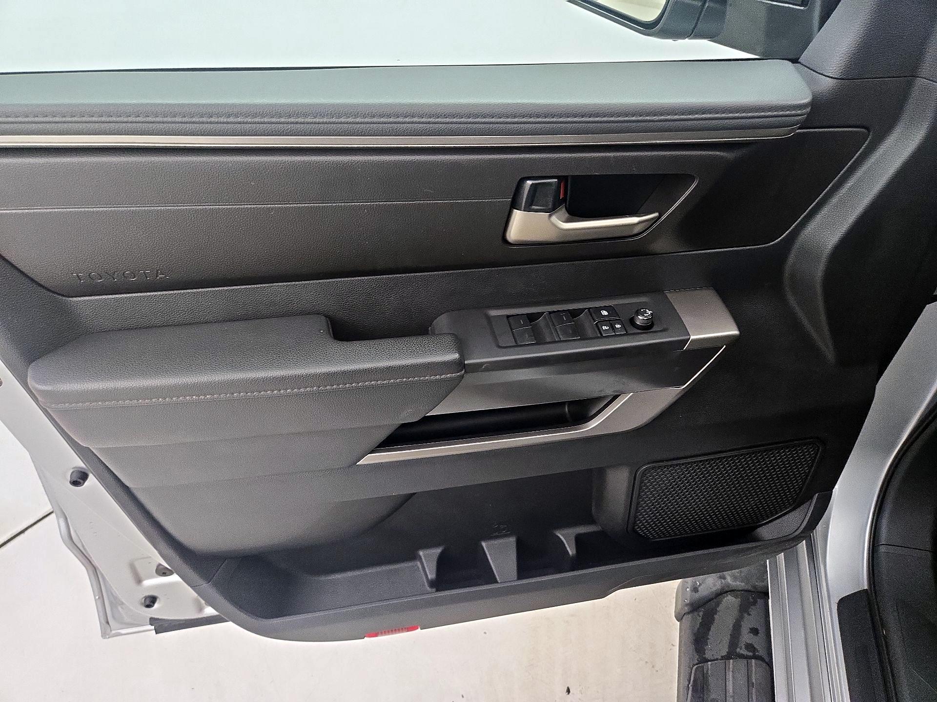 Thumbnail: 2022 Toyota Tundra - 12