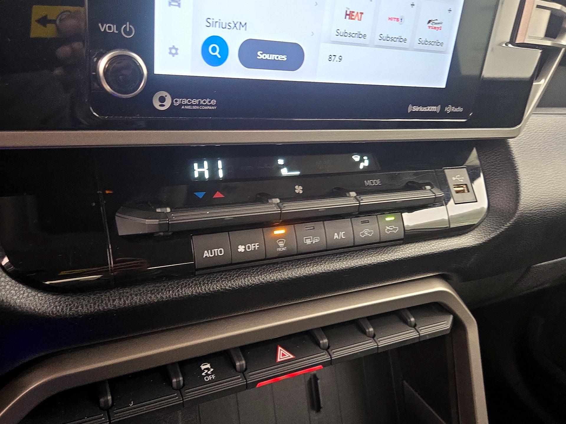 Thumbnail: 2022 Toyota Tundra - 16