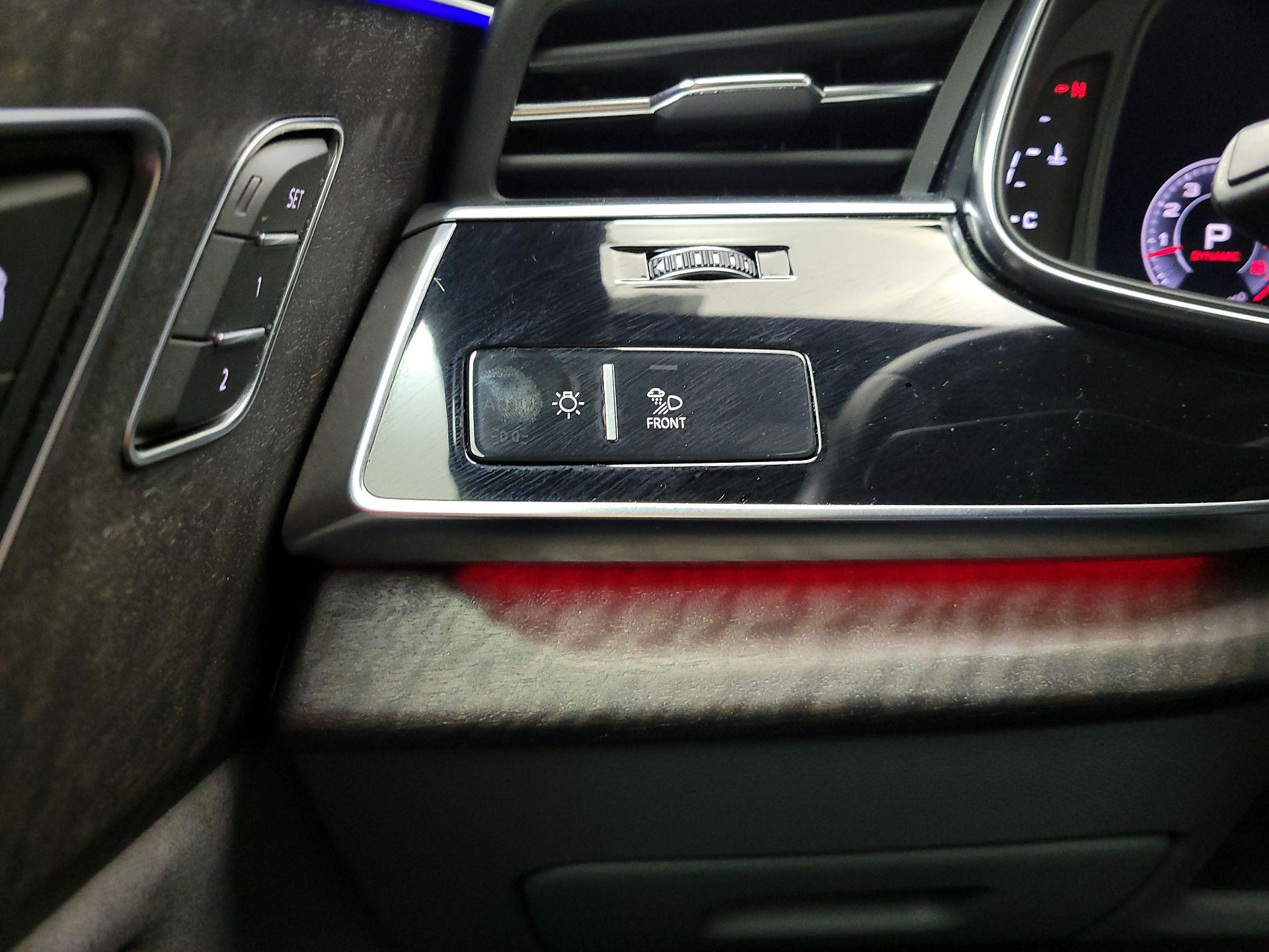 Thumbnail: 2019 Audi Q8 - 13