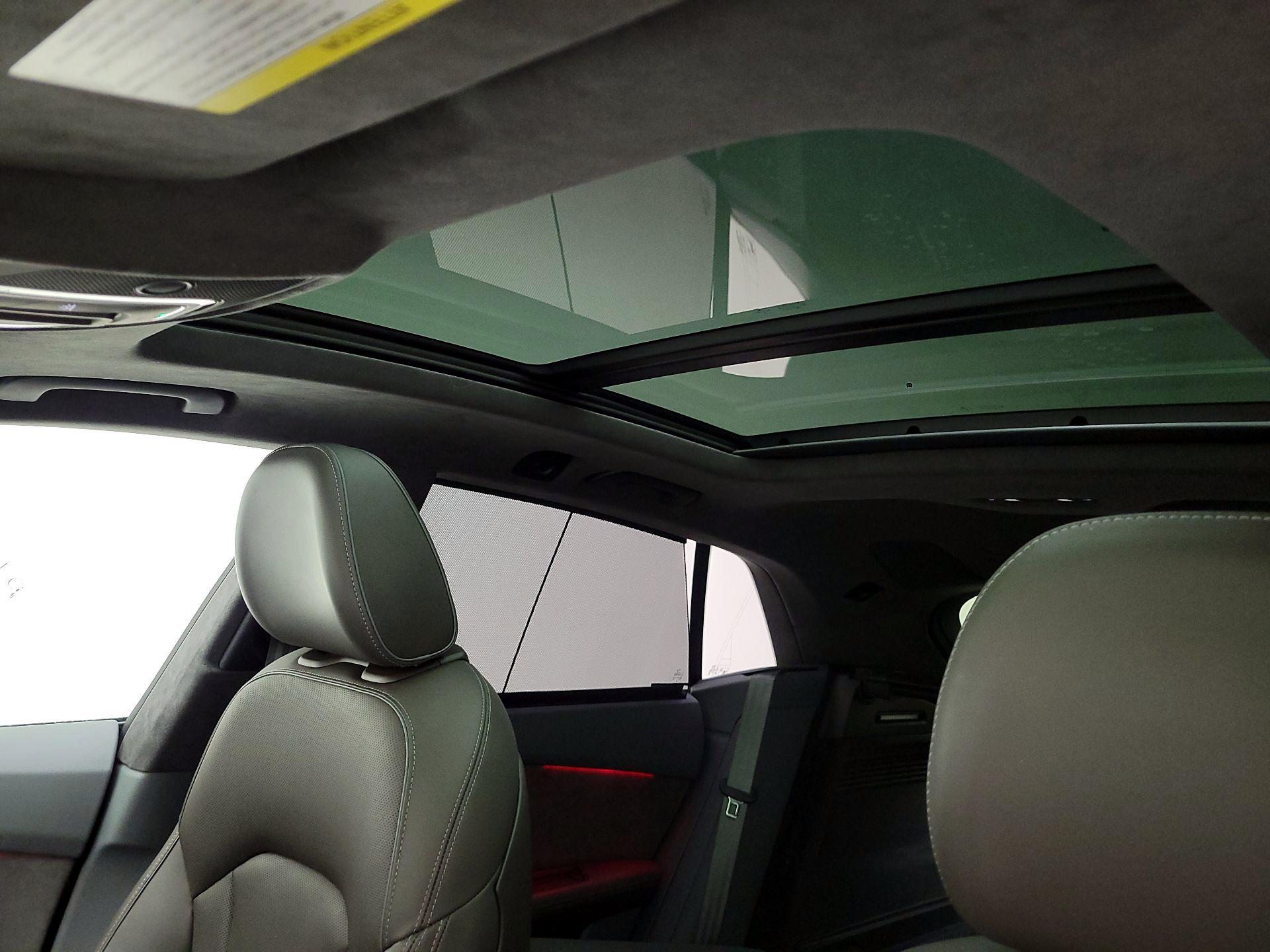 Thumbnail: 2019 Audi Q8 - 20