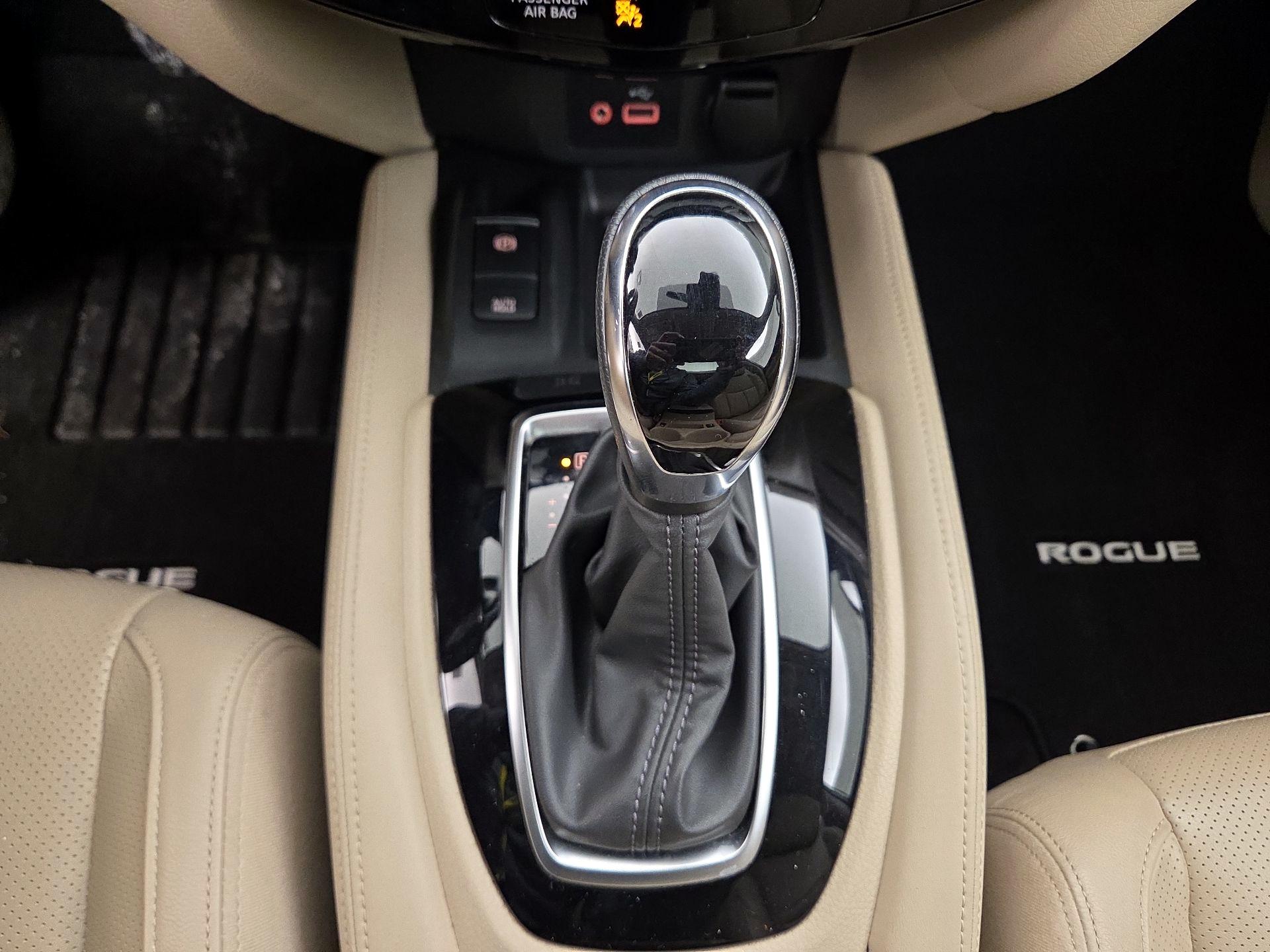 Thumbnail: 2018 Nissan Rogue - 18