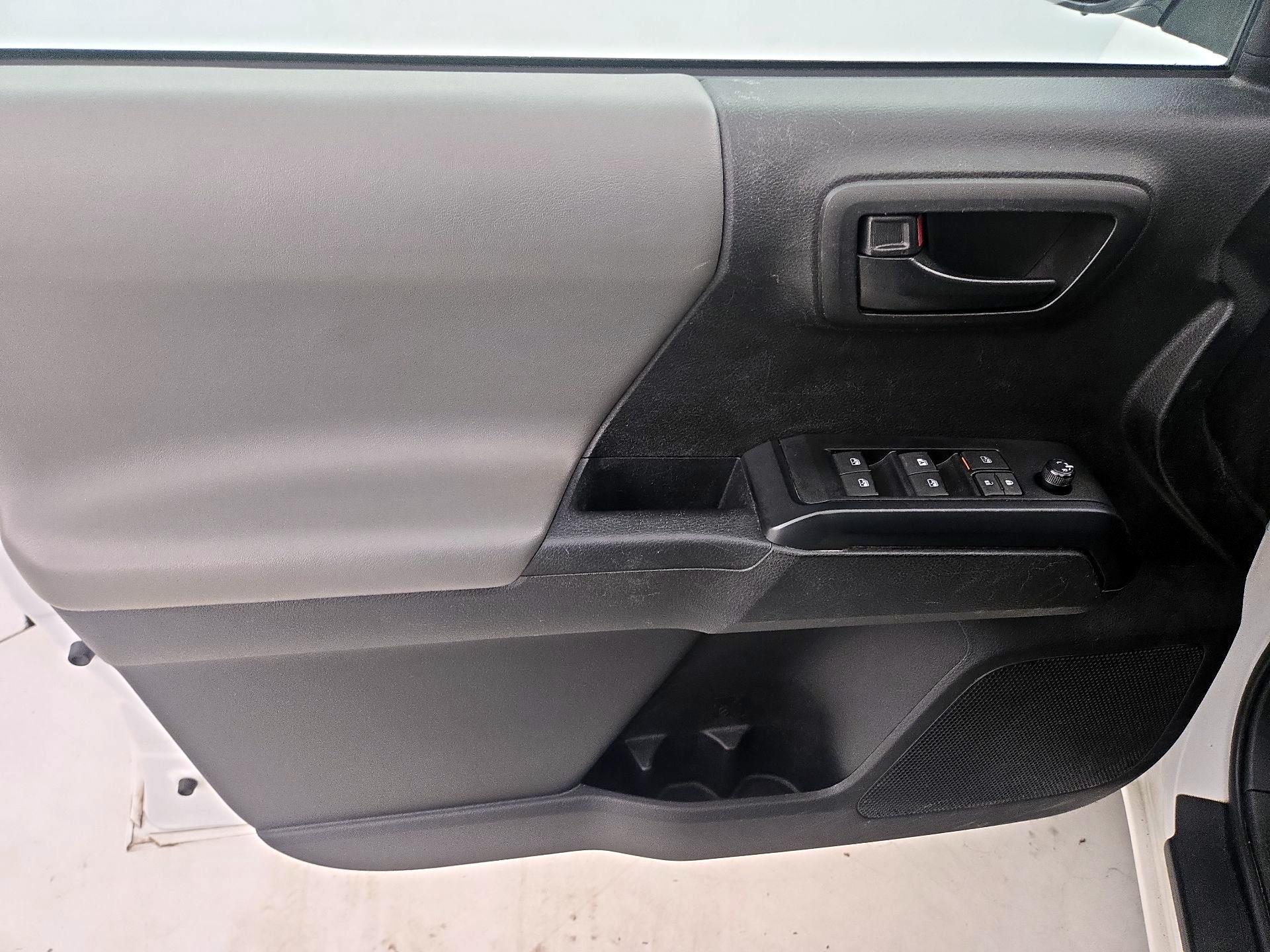 Thumbnail: 2022 Toyota Tacoma - 12