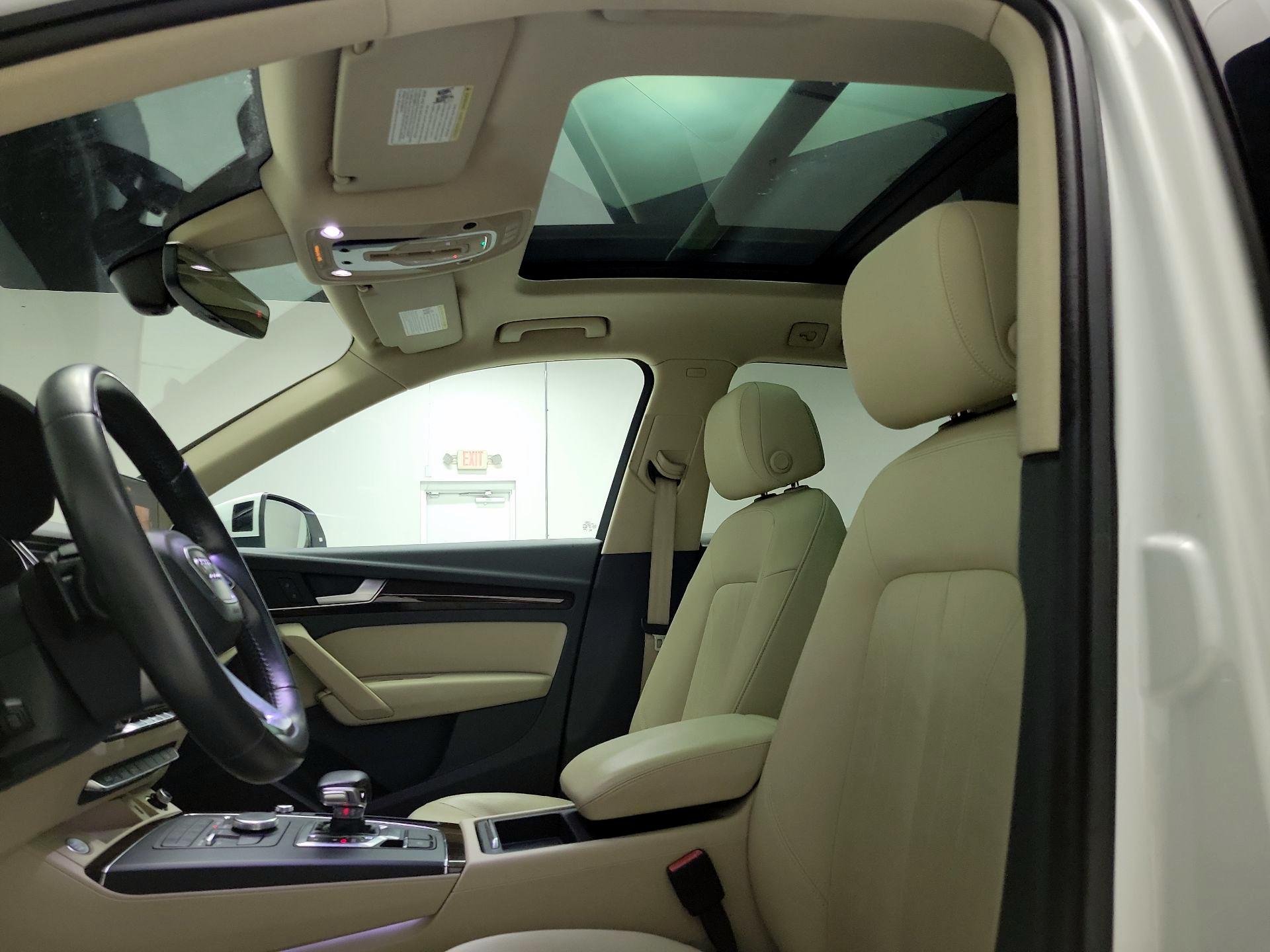 Thumbnail: 2019 Audi Q5 - 19