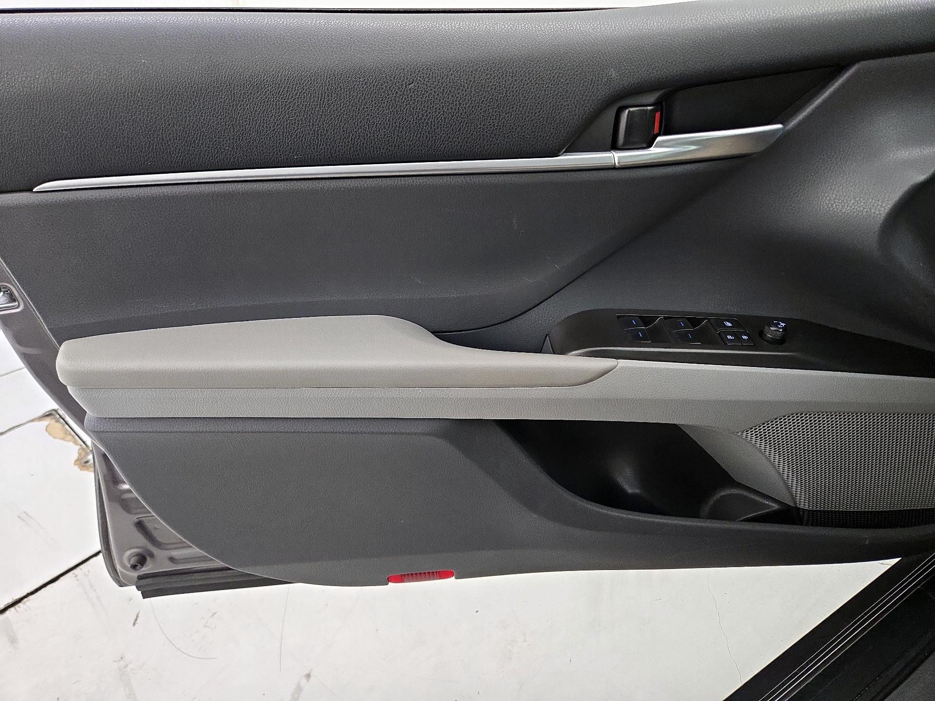 Thumbnail: 2023 Toyota Camry - 12