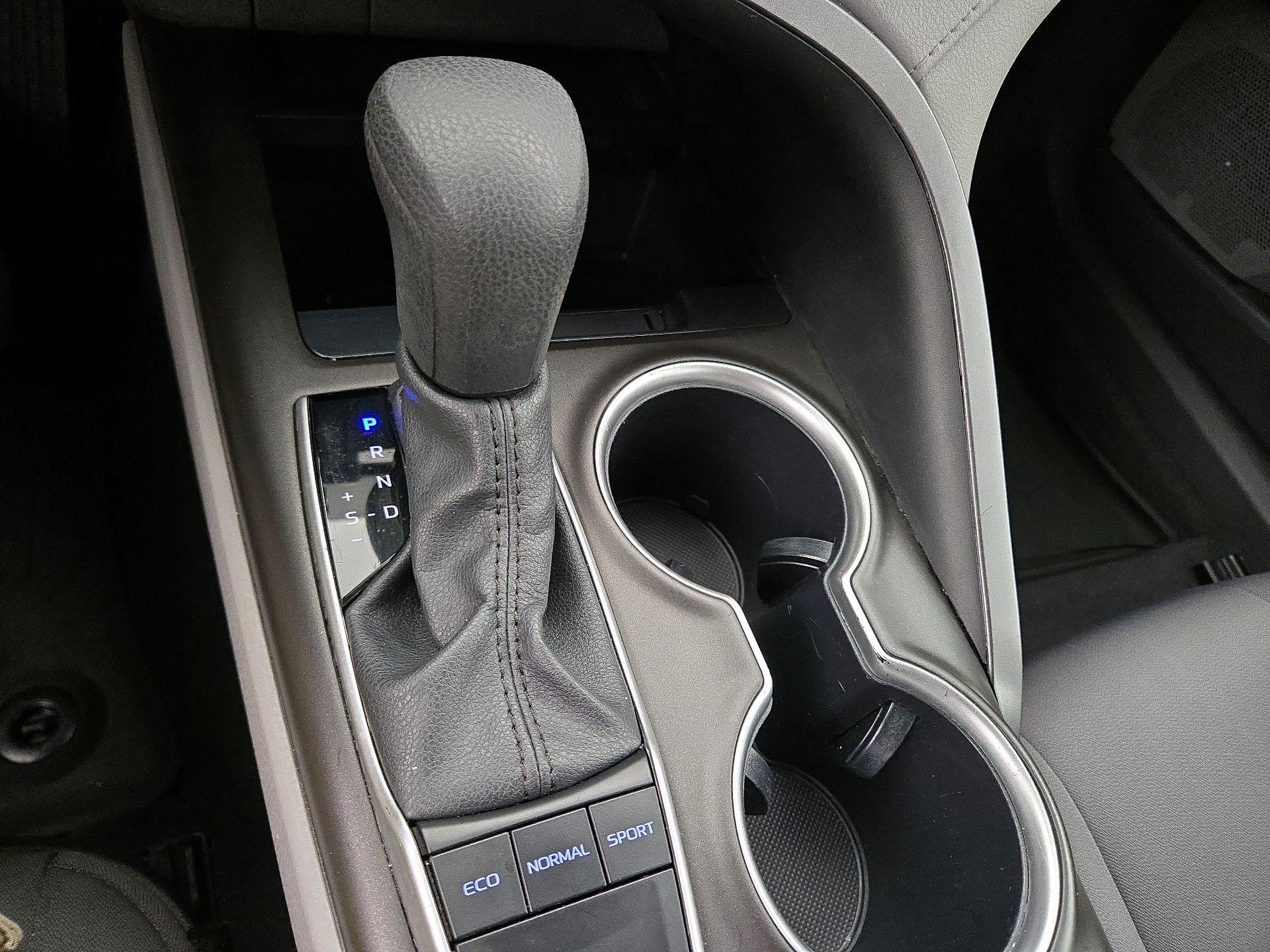 Thumbnail: 2023 Toyota Camry - 17