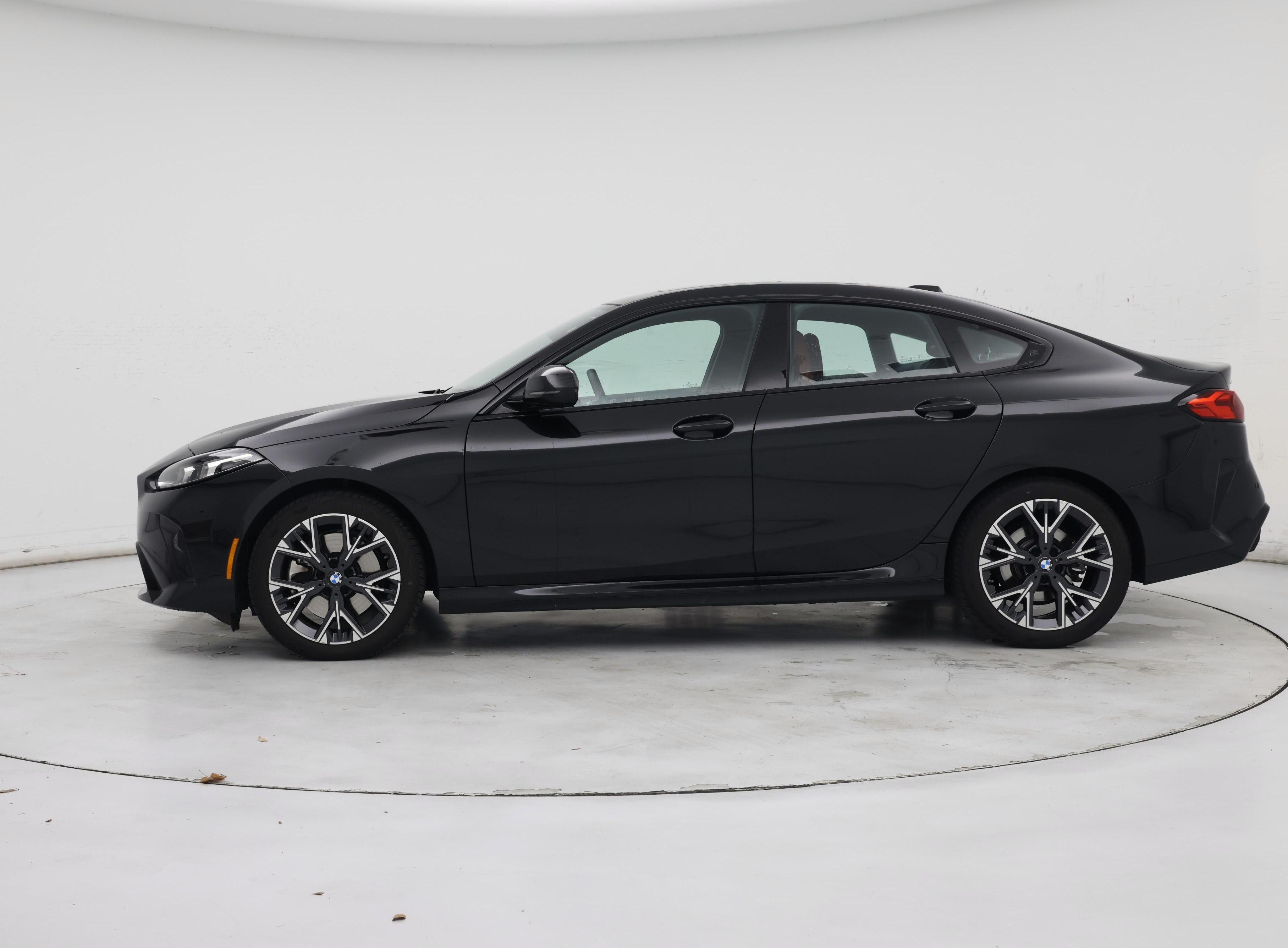 Thumbnail: 2025 BMW 2 Series - 3