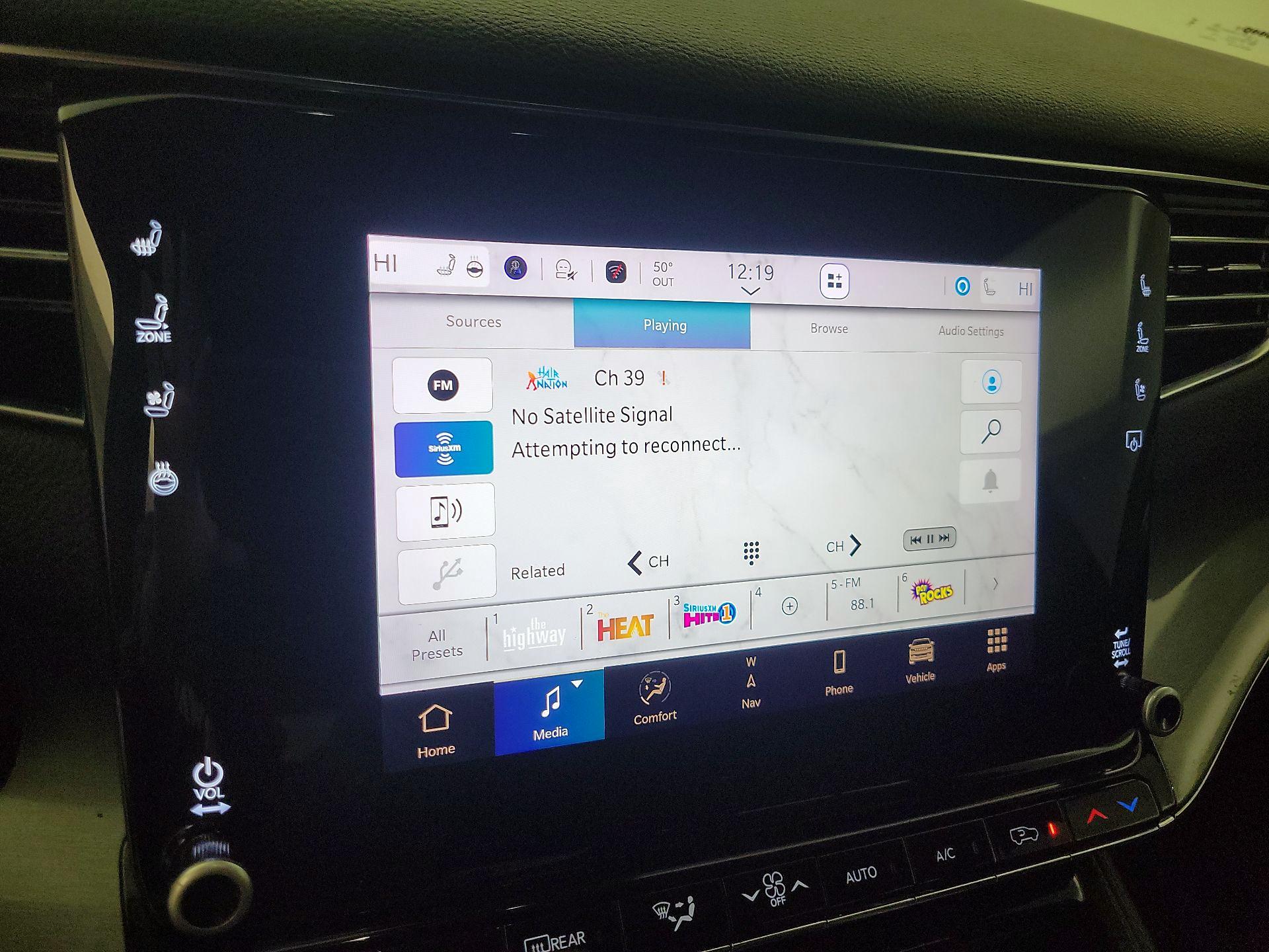 Thumbnail: 2022 Jeep Wagoneer - 16