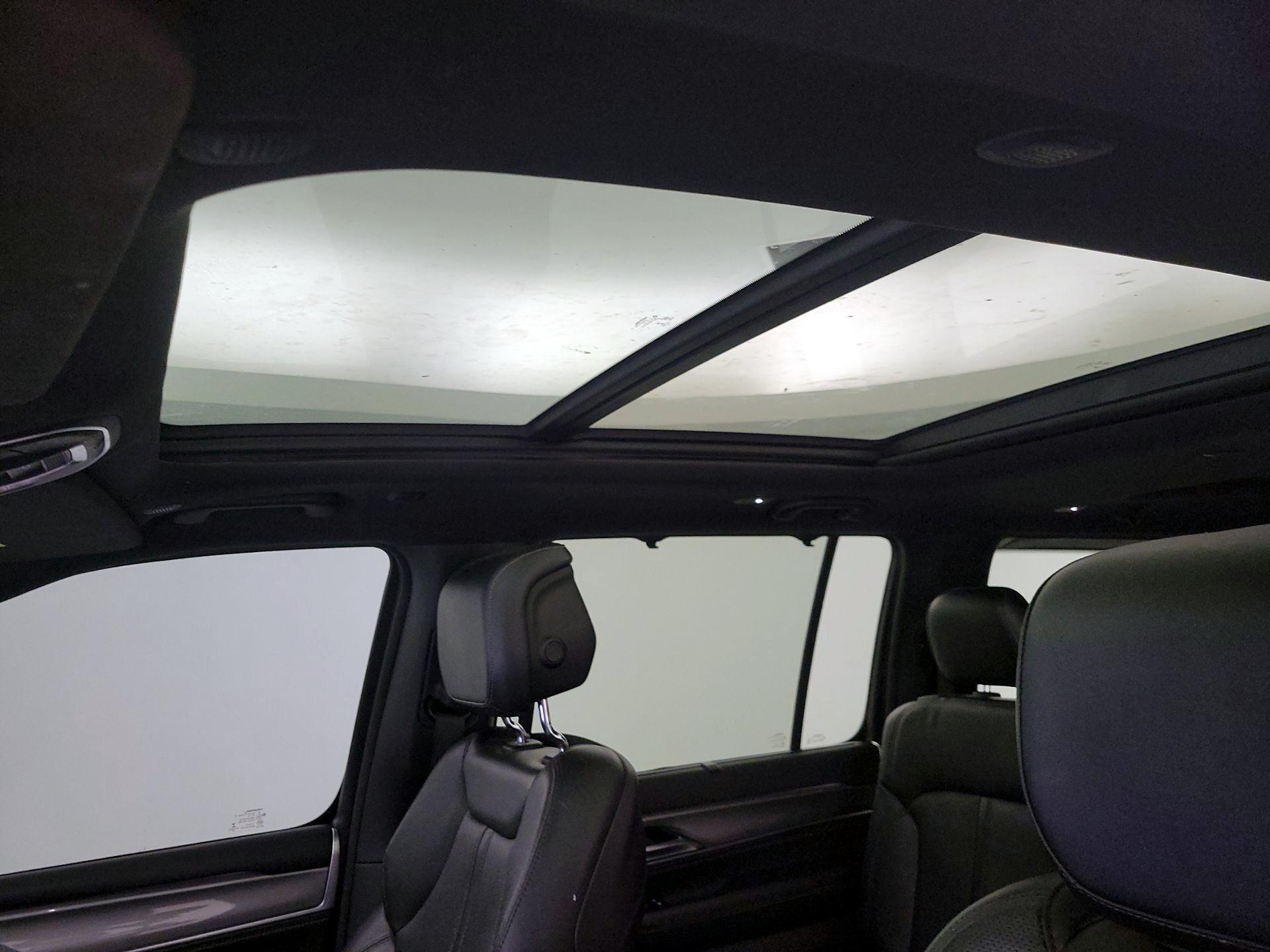 Thumbnail: 2022 Jeep Wagoneer - 20