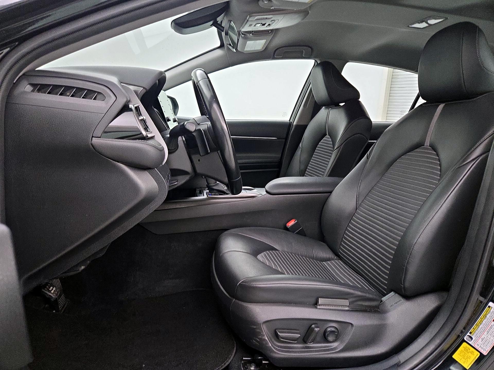 Thumbnail: 2022 Toyota Camry - 11