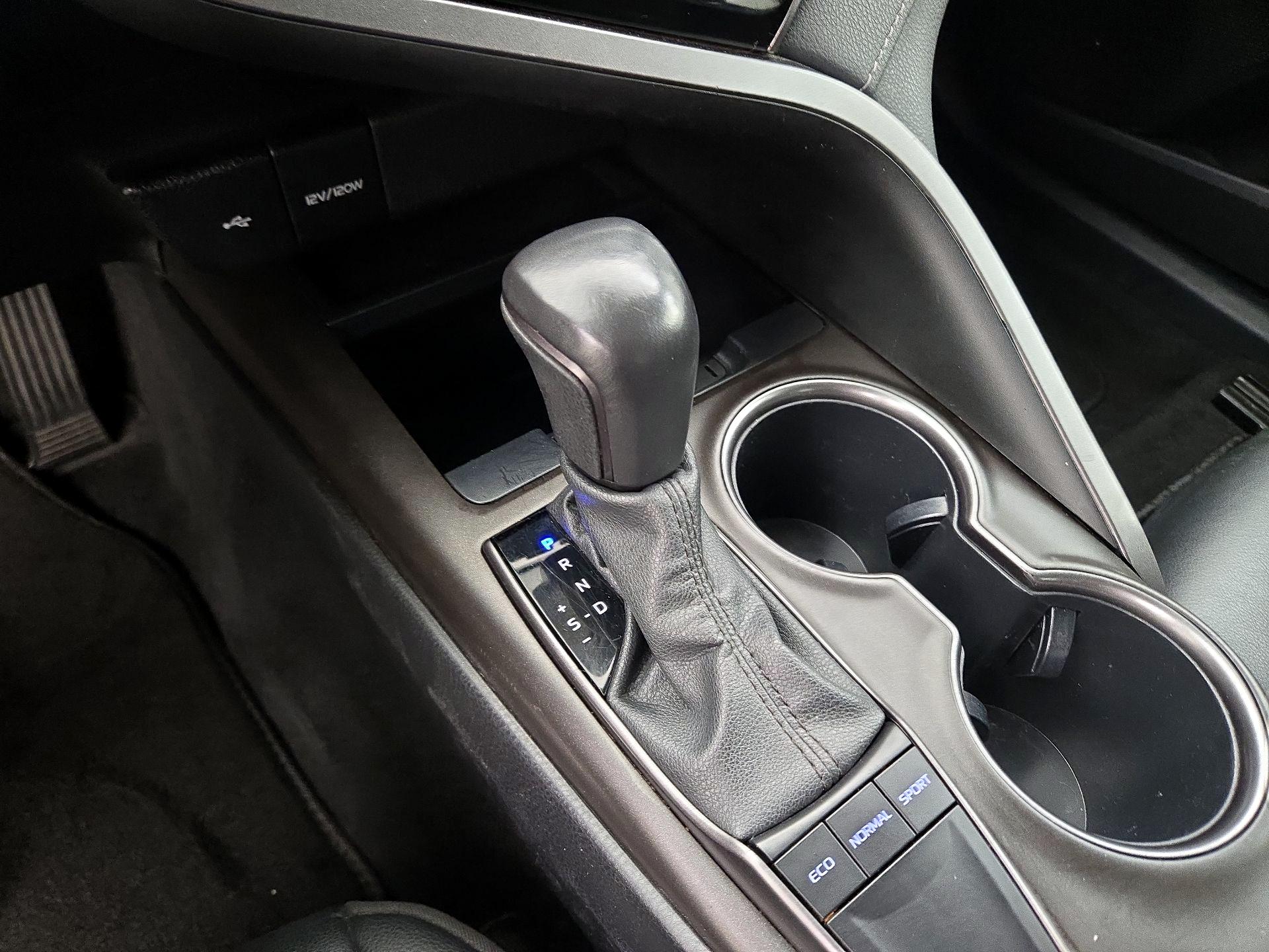 Thumbnail: 2022 Toyota Camry - 17