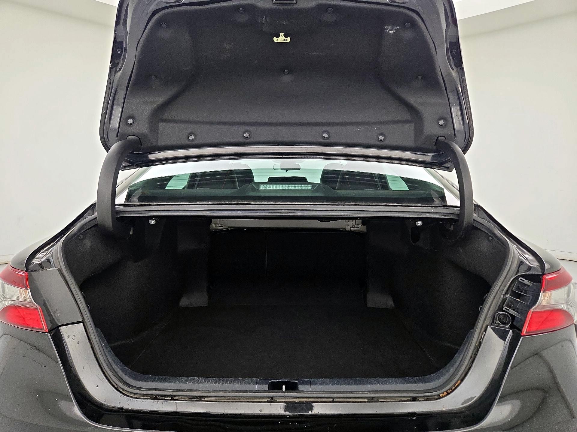 Thumbnail: 2022 Toyota Camry - 20