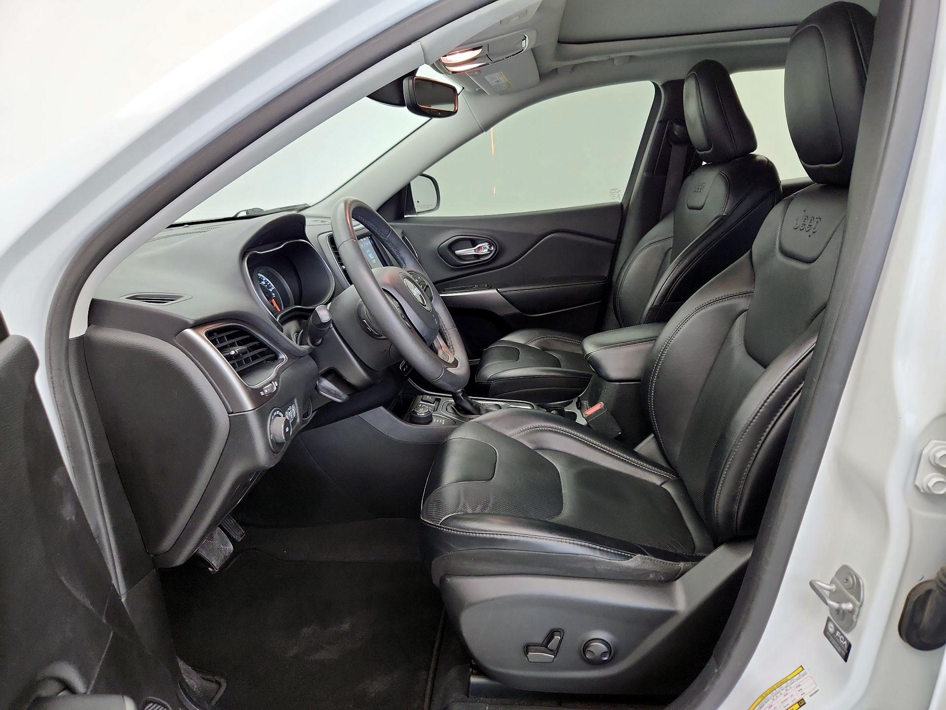 Thumbnail: 2022 Jeep Cherokee - 11