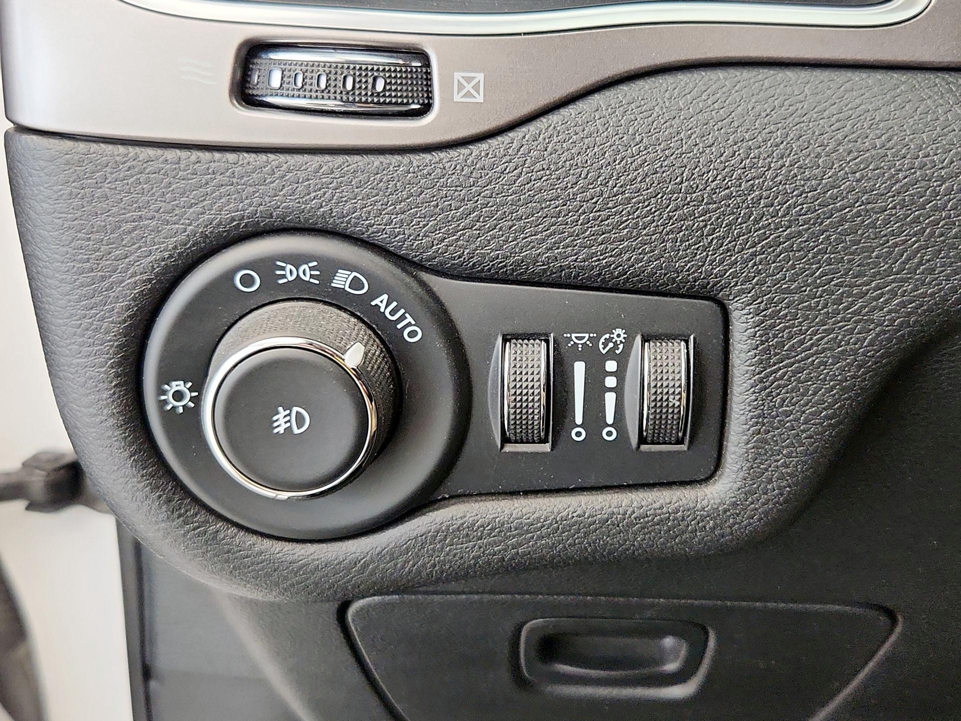 Thumbnail: 2022 Jeep Cherokee - 13