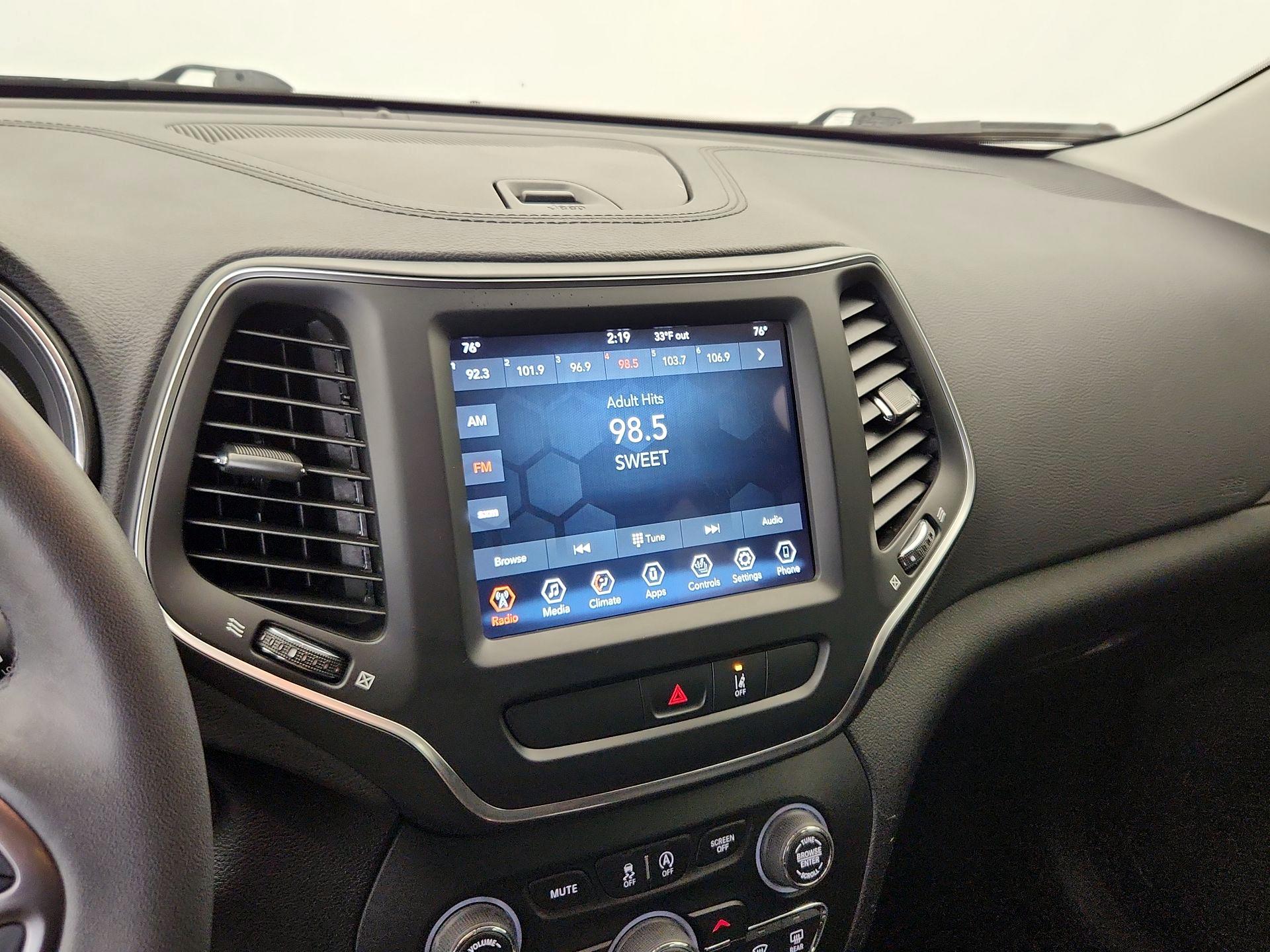 Thumbnail: 2022 Jeep Cherokee - 15