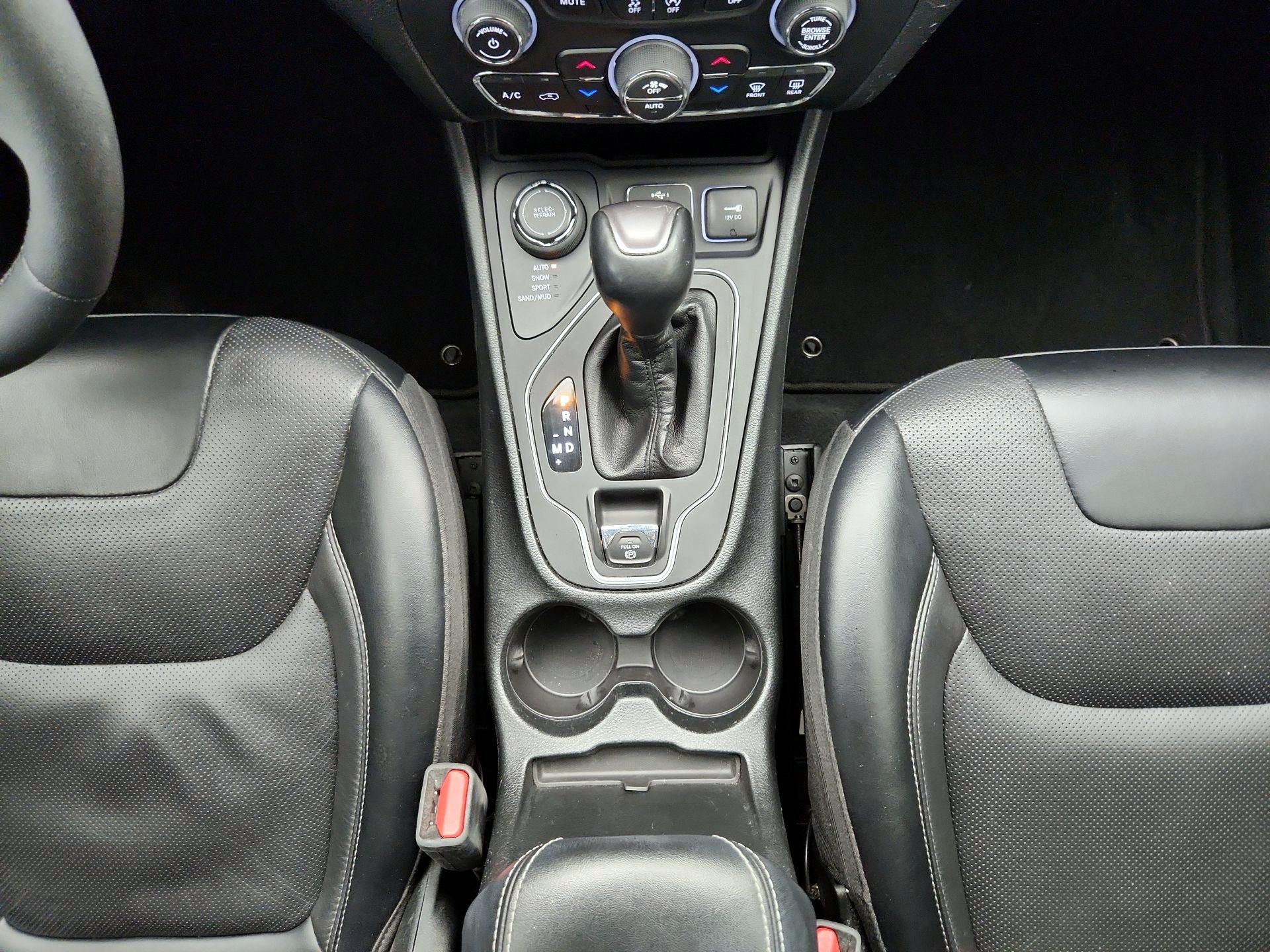 Thumbnail: 2022 Jeep Cherokee - 17