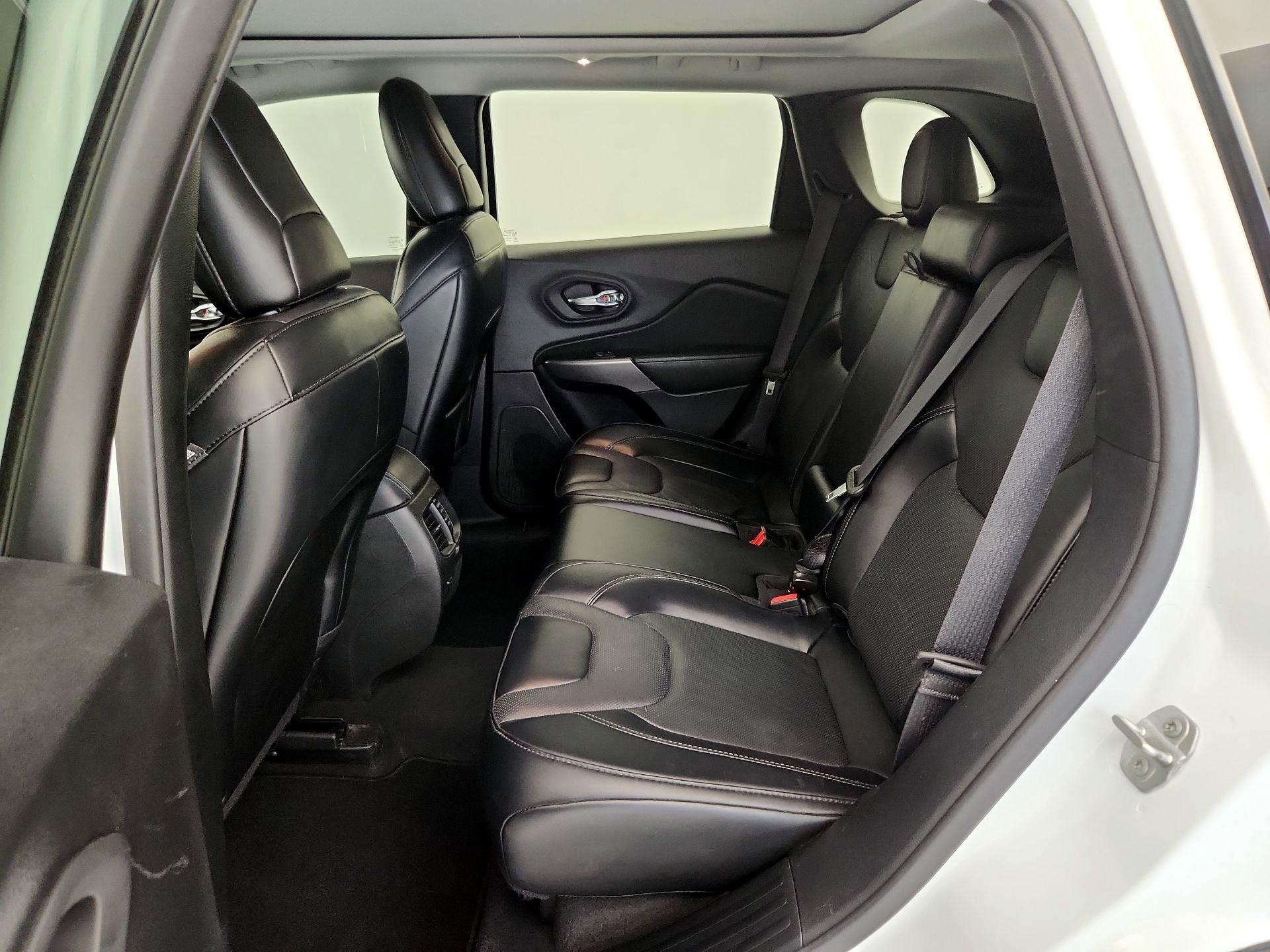 Thumbnail: 2022 Jeep Cherokee - 20