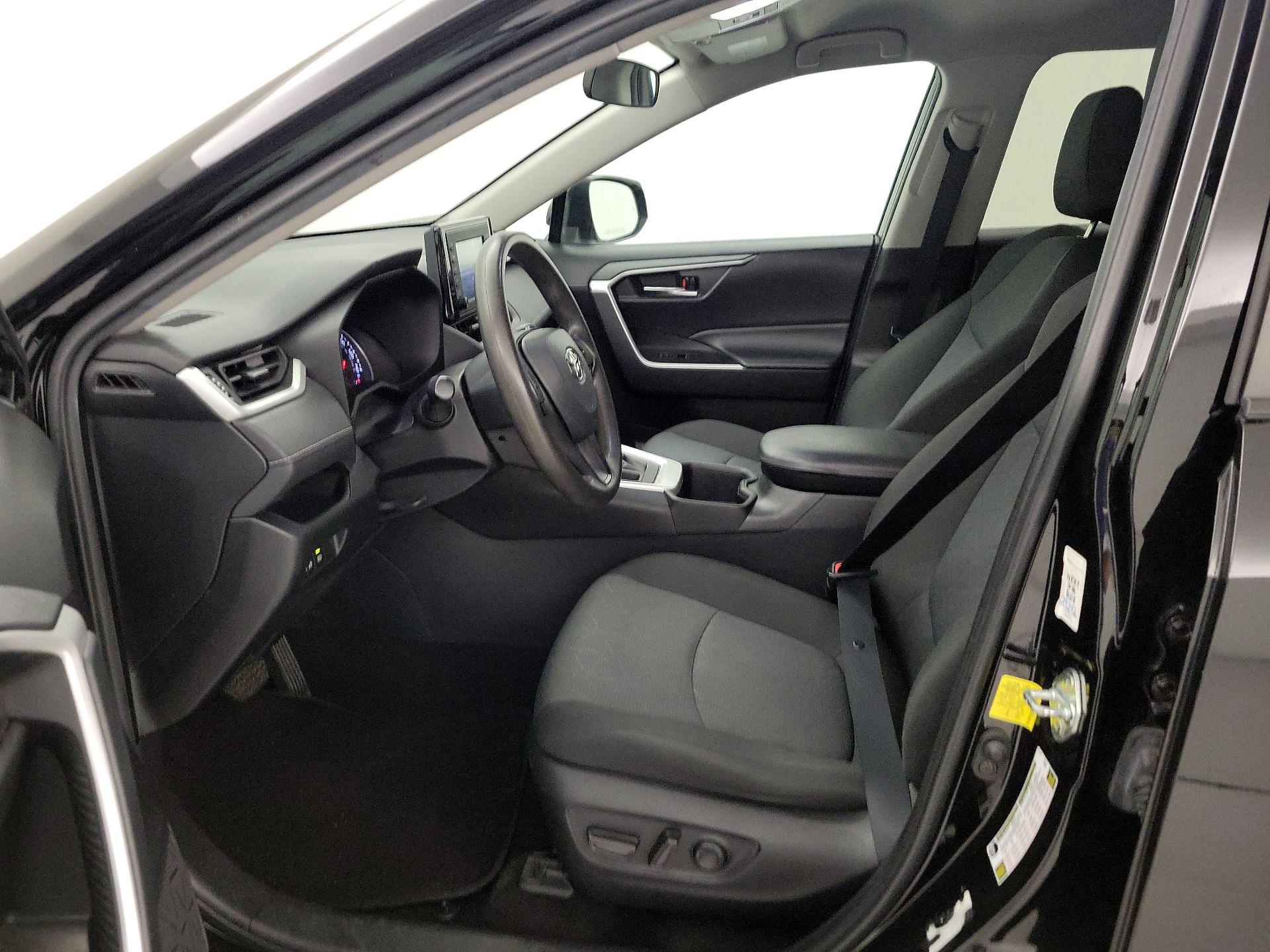 Thumbnail: 2022 Toyota RAV4 - 11