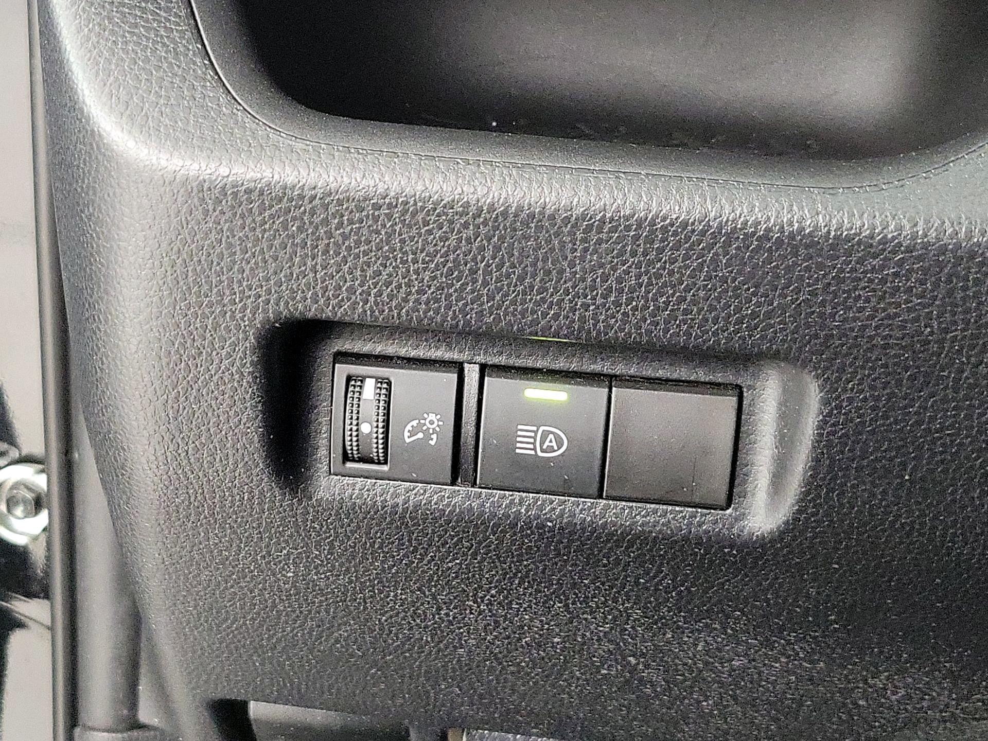 Thumbnail: 2022 Toyota RAV4 - 13