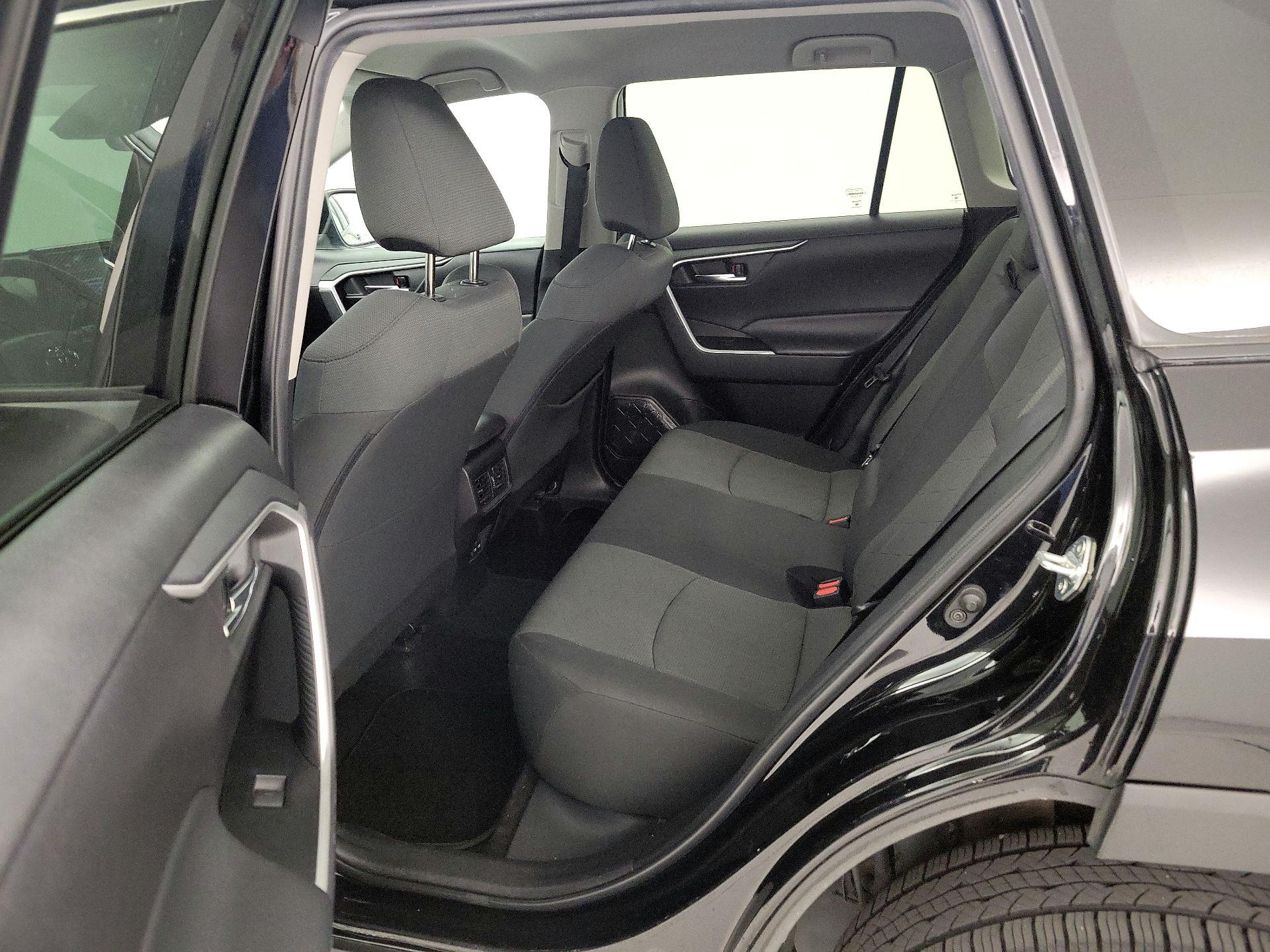 Thumbnail: 2022 Toyota RAV4 - 19