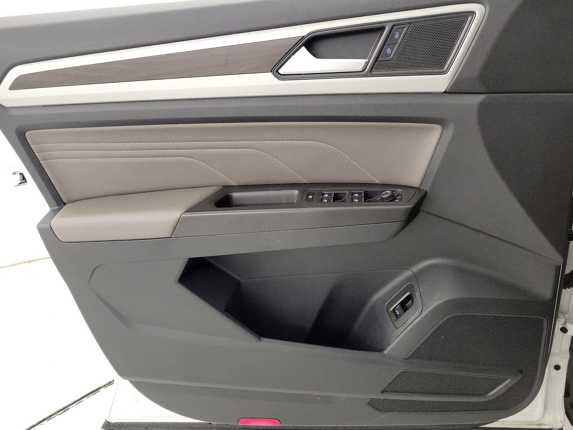 Thumbnail: 2022 Volkswagen Atlas - 12