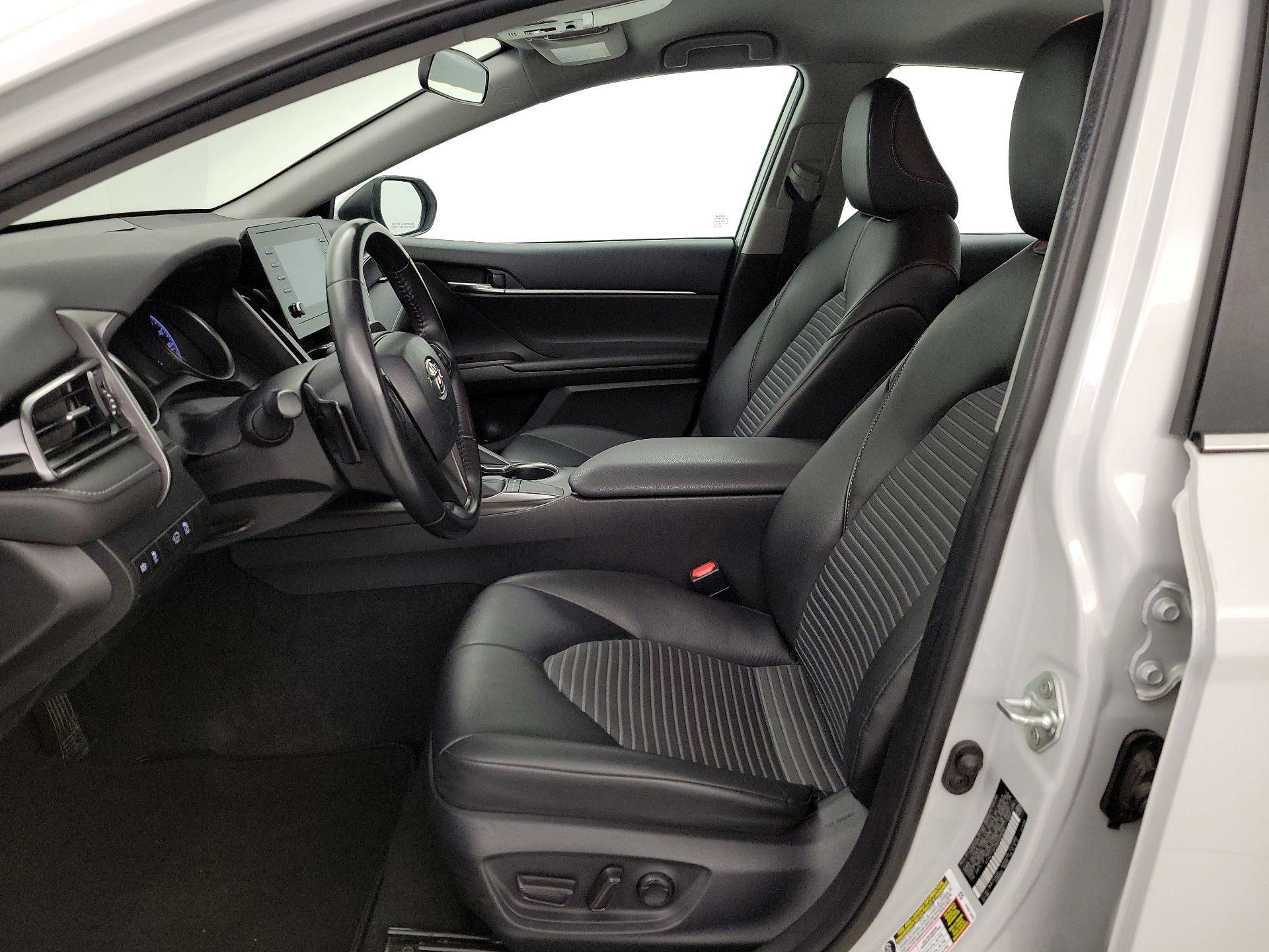 Thumbnail: 2022 Toyota Camry - 11