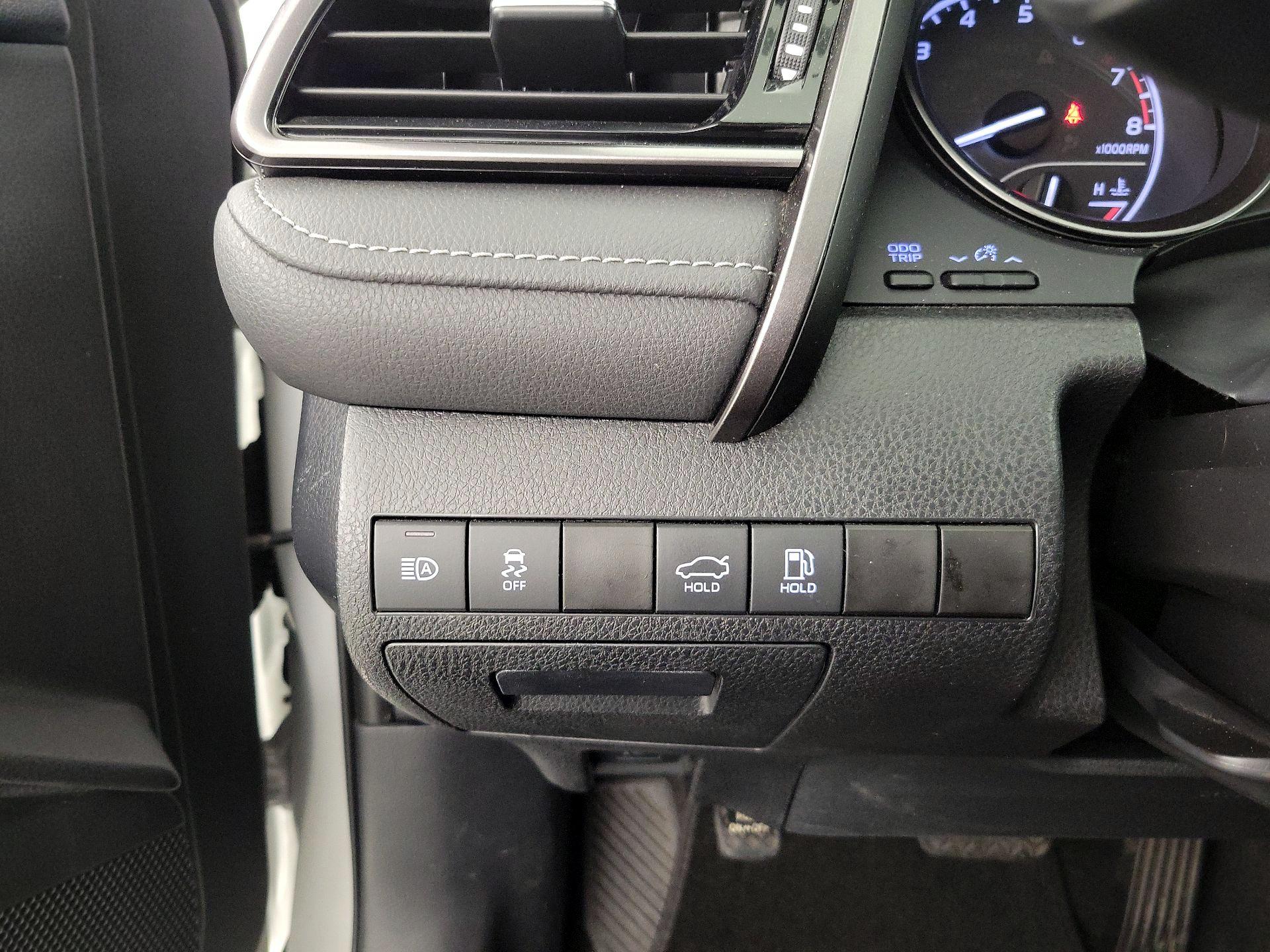 Thumbnail: 2022 Toyota Camry - 13