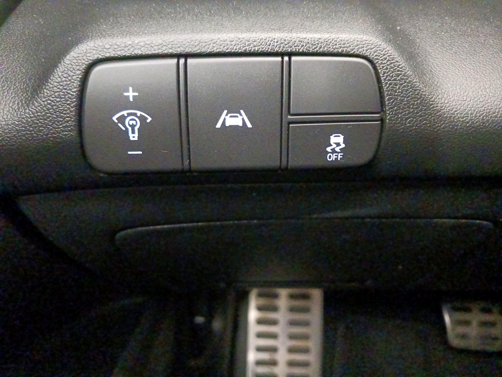 Thumbnail: 2022 Hyundai Elantra - 13