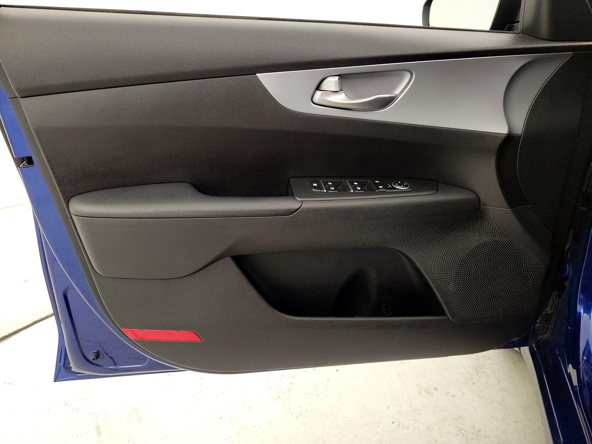 Thumbnail: 2023 Kia Forte - 12