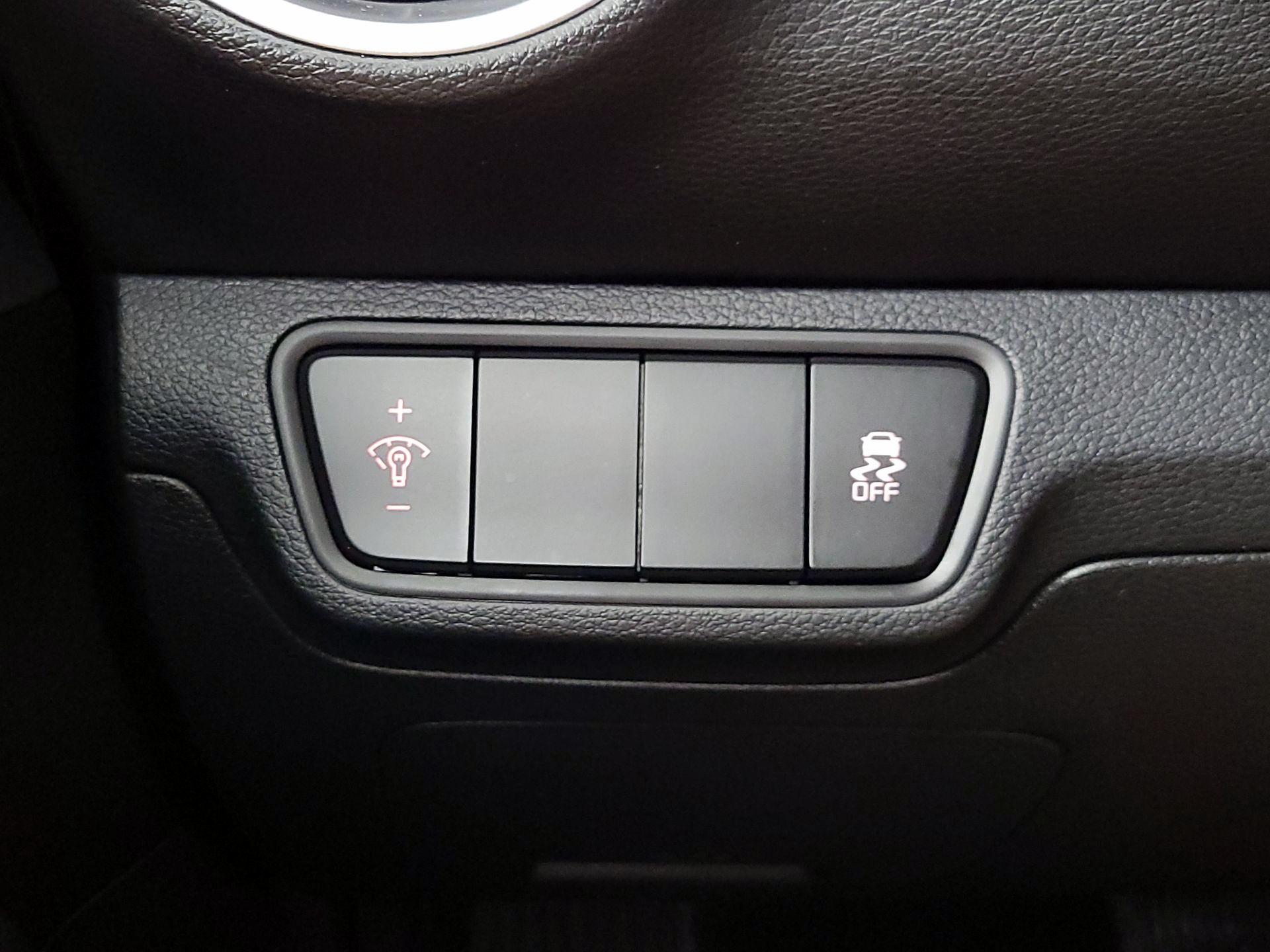 Thumbnail: 2023 Kia Forte - 13