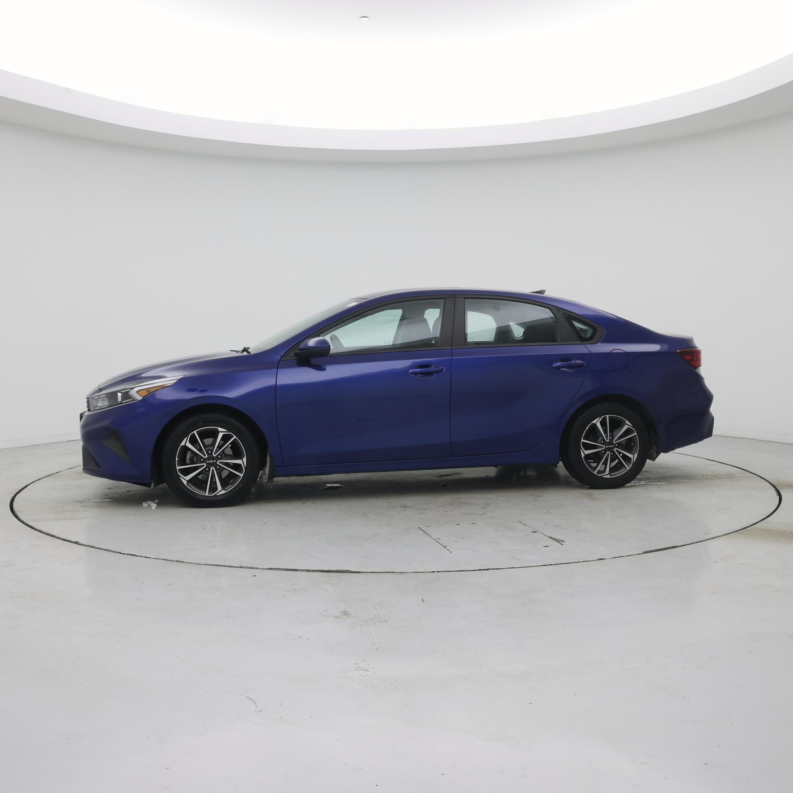 Thumbnail: 2023 Kia Forte - 3