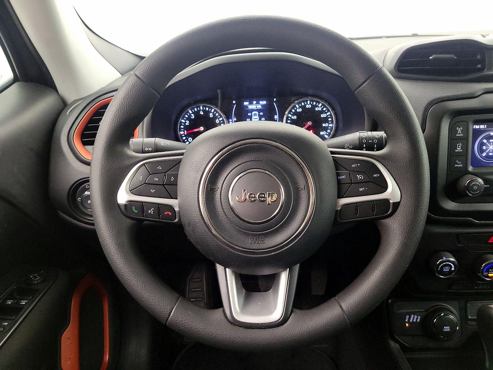 Thumbnail: 2020 Jeep Renegade - 10