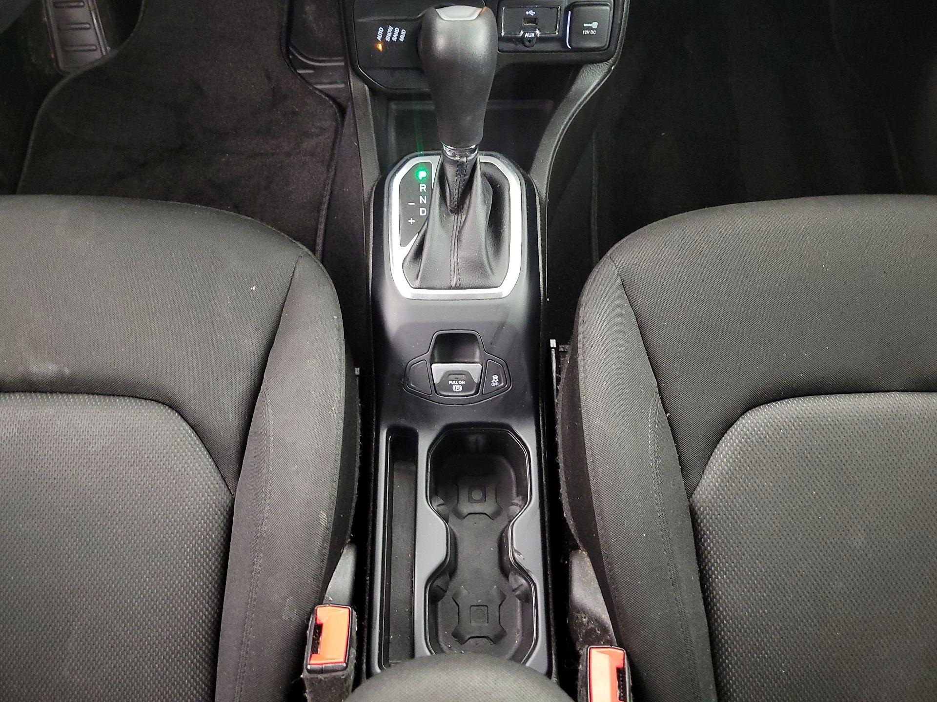 Thumbnail: 2020 Jeep Renegade - 18