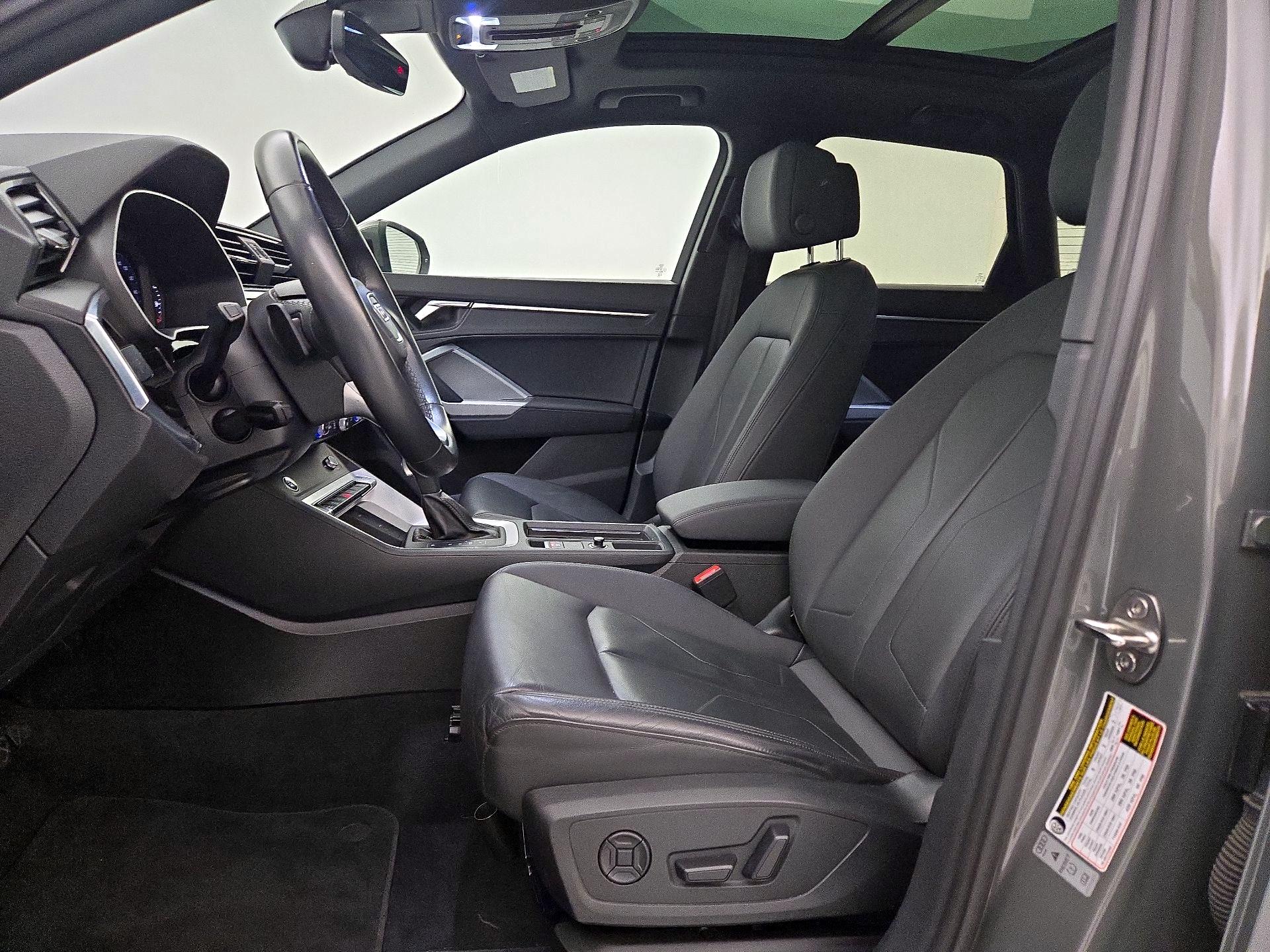 Thumbnail: 2023 Audi Q3 - 11