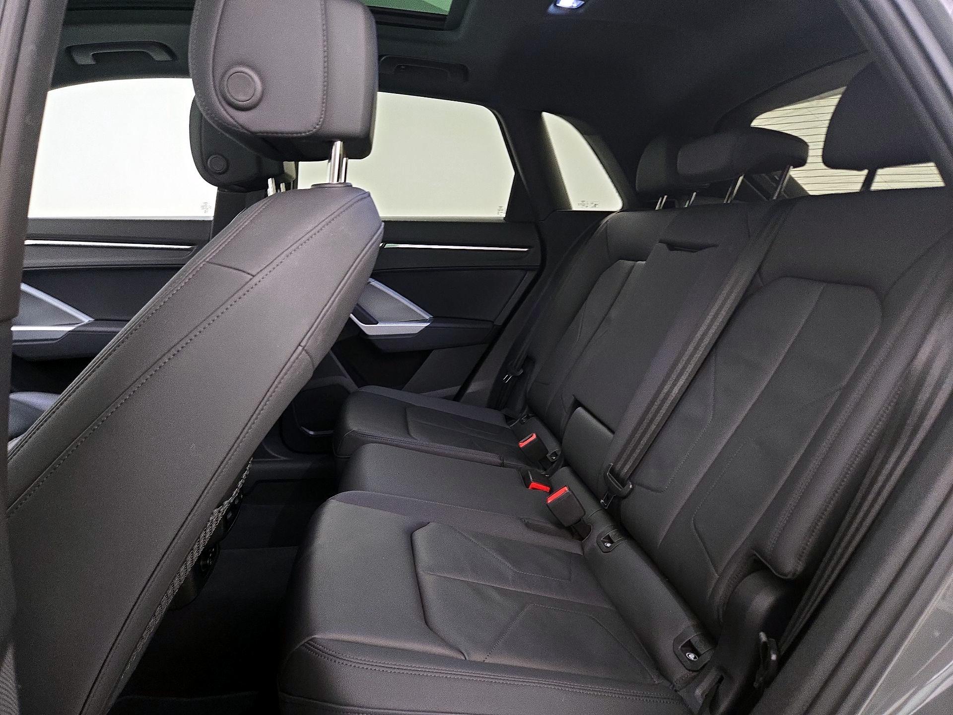 Thumbnail: 2023 Audi Q3 - 20