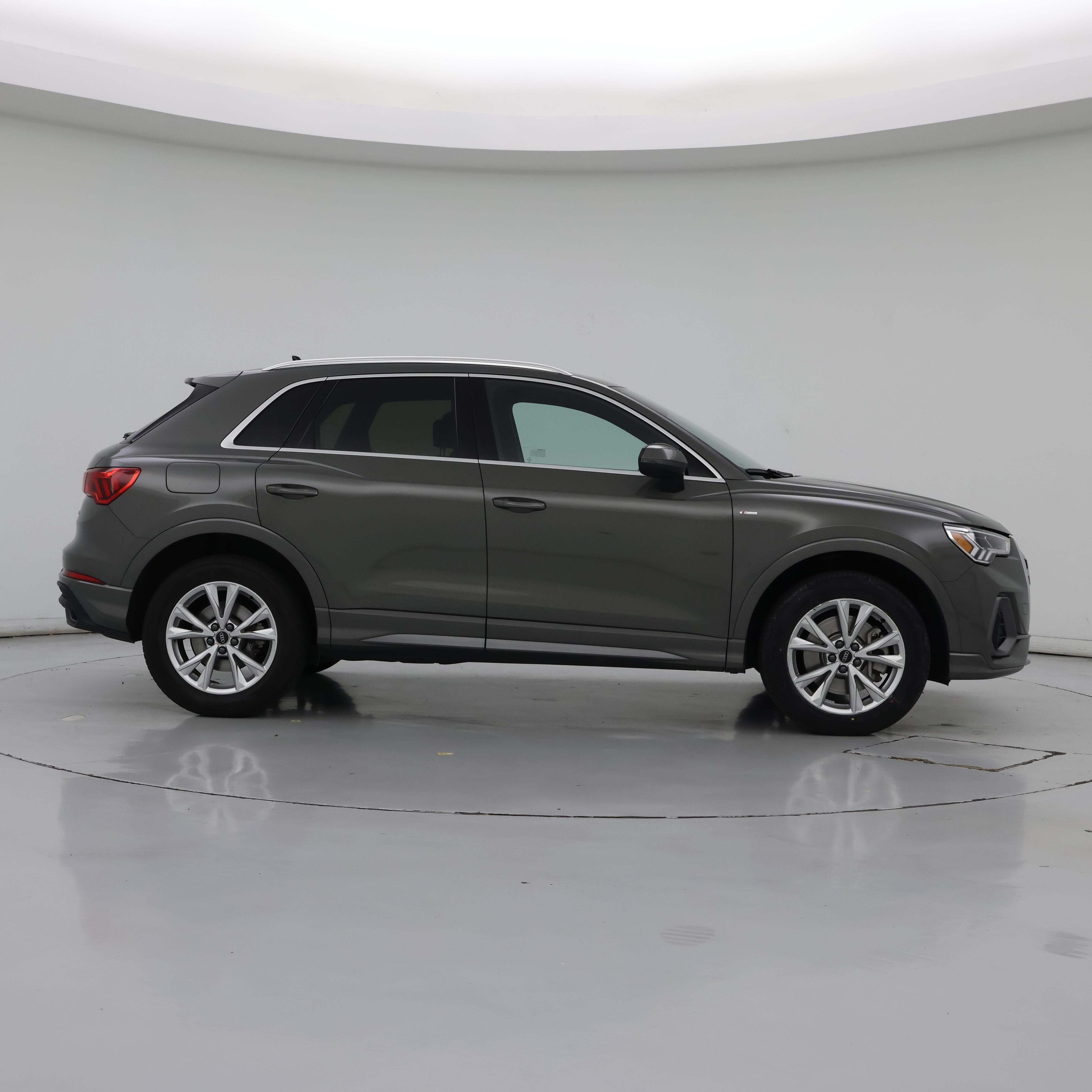 Thumbnail: 2023 Audi Q3 - 7