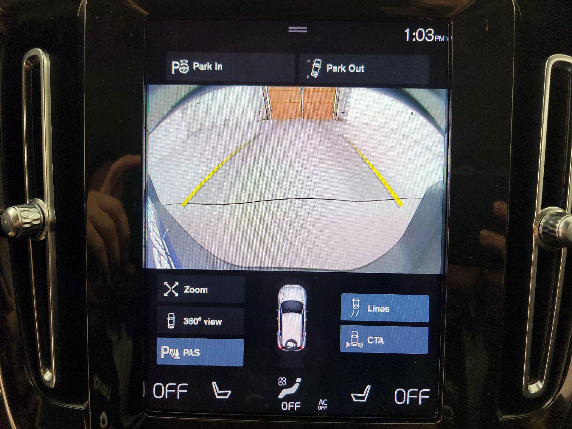 Thumbnail: 2022 Volvo XC40 - 15