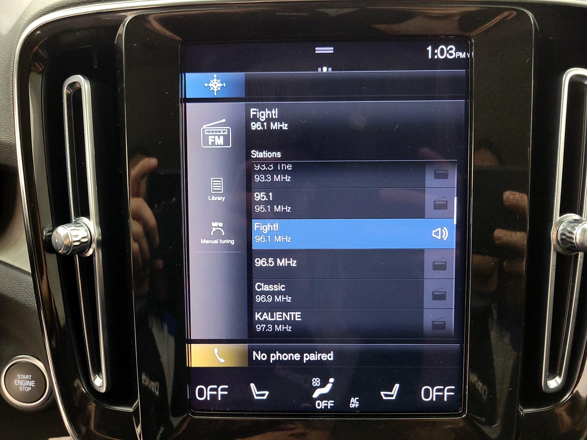 Thumbnail: 2022 Volvo XC40 - 16