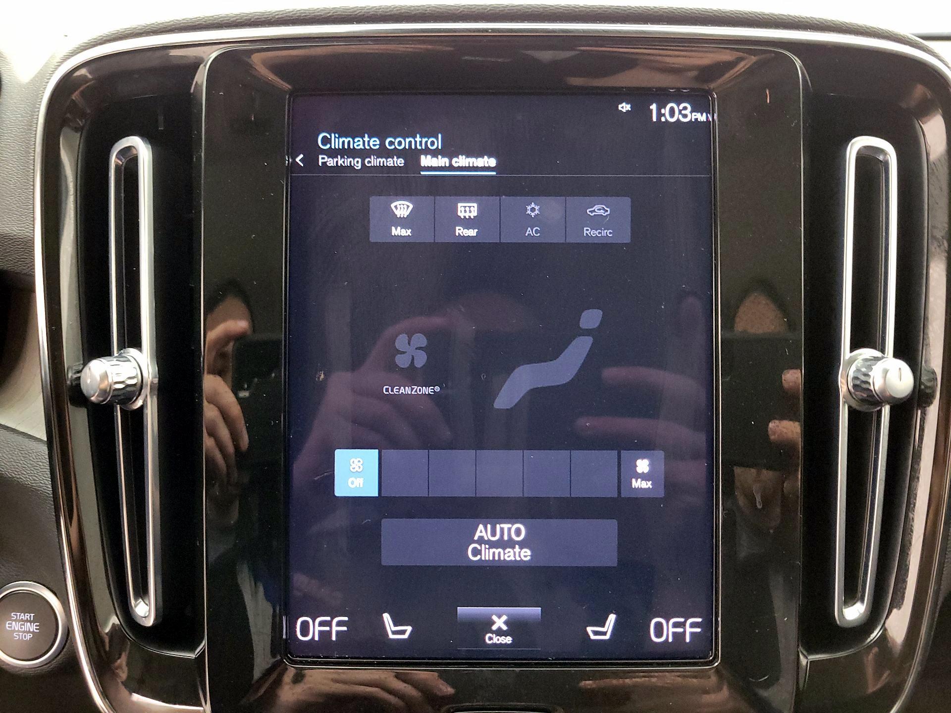 Thumbnail: 2022 Volvo XC40 - 17