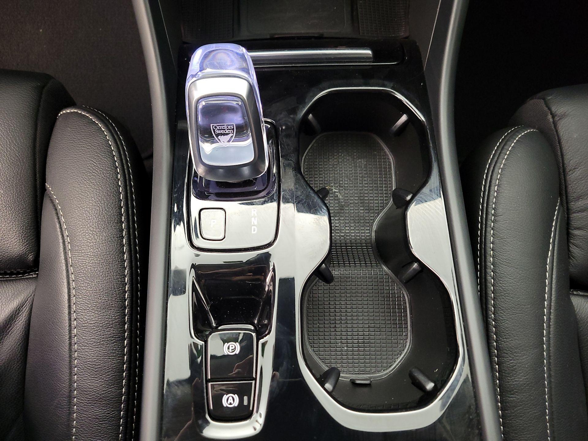 Thumbnail: 2022 Volvo XC40 - 18