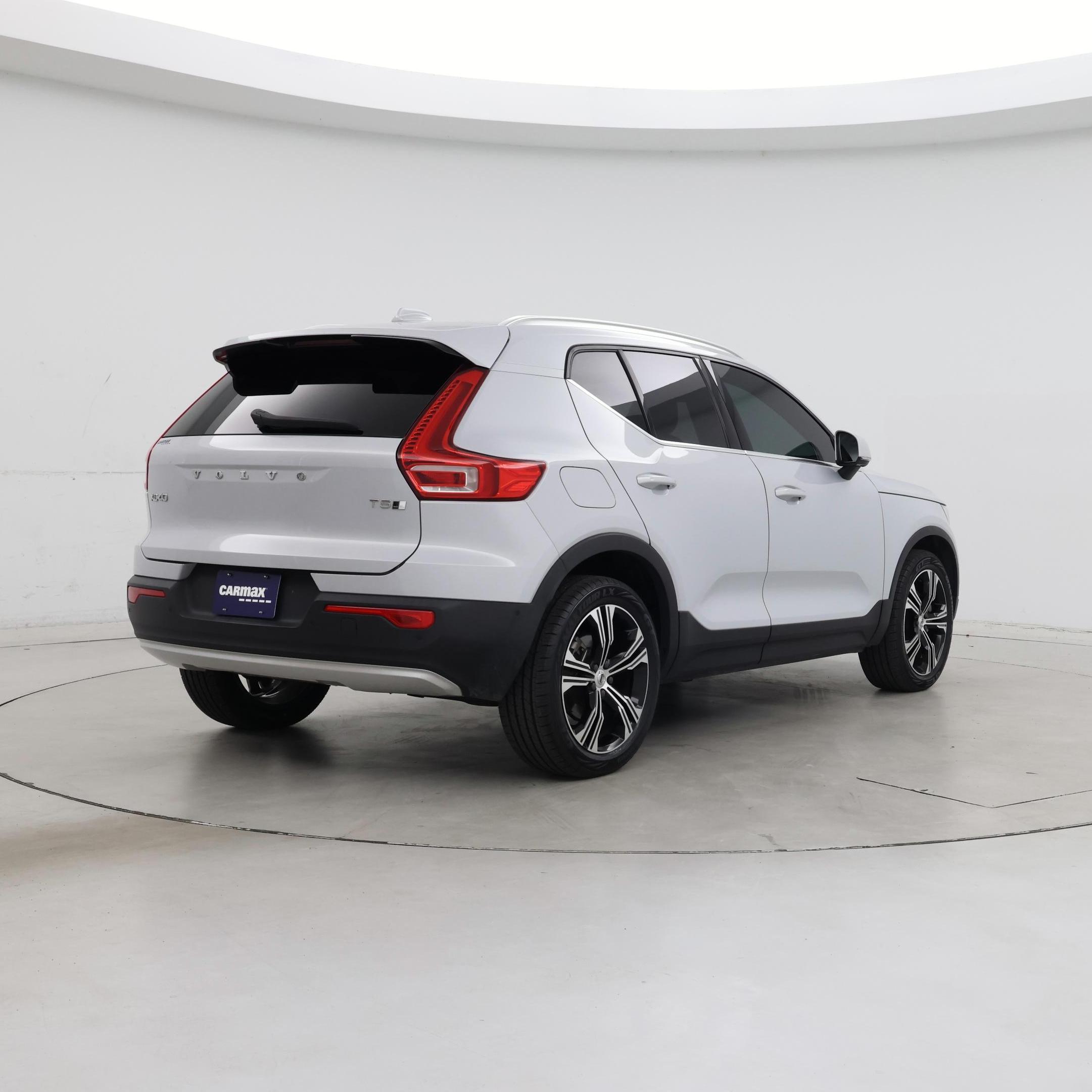 Thumbnail: 2022 Volvo XC40 - 8