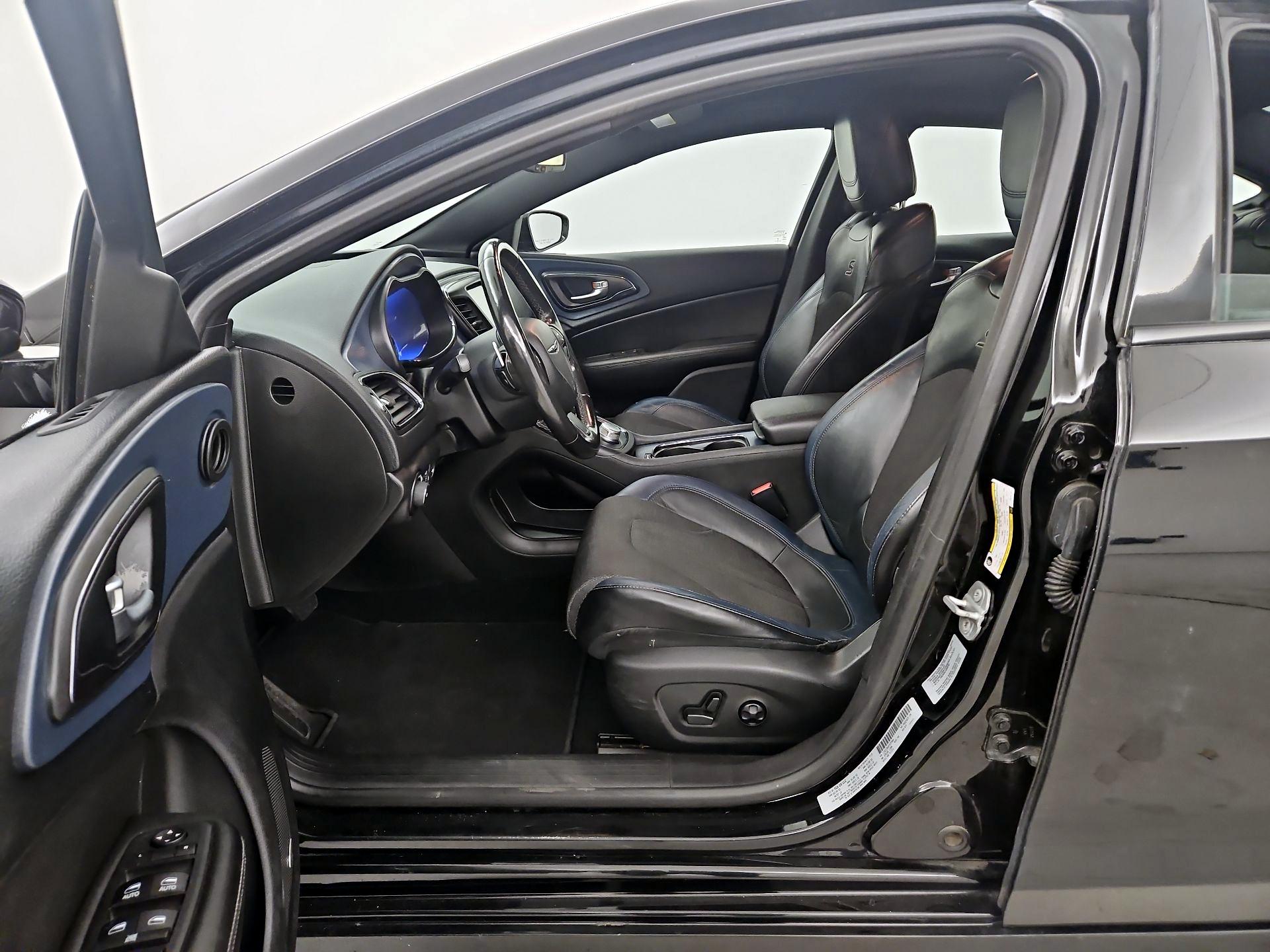 Thumbnail: 2015 Chrysler 200 - 11