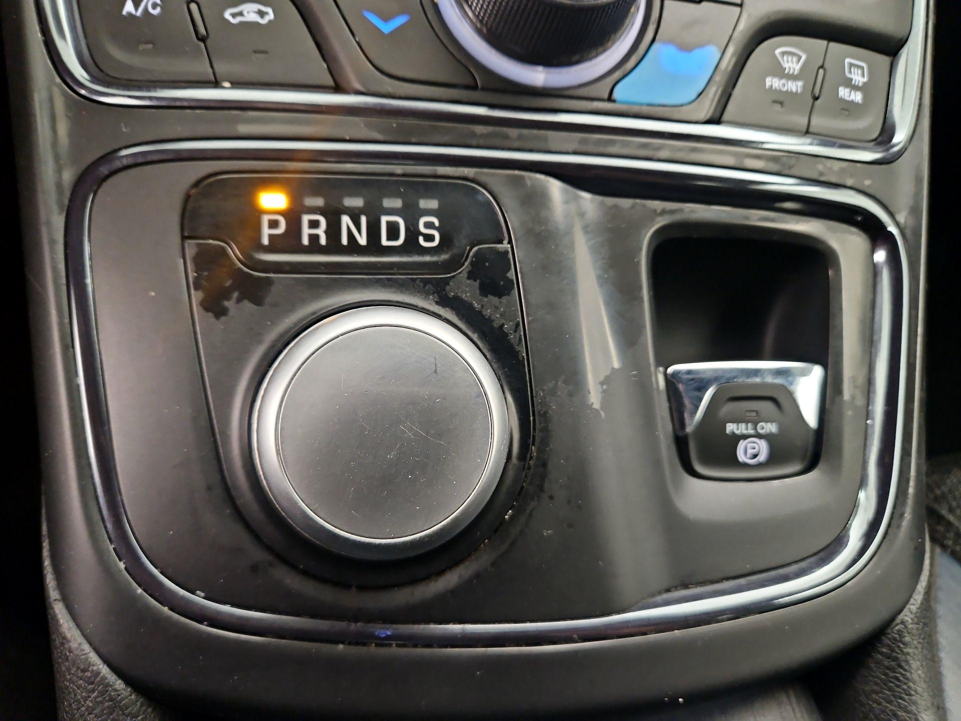 Thumbnail: 2015 Chrysler 200 - 18