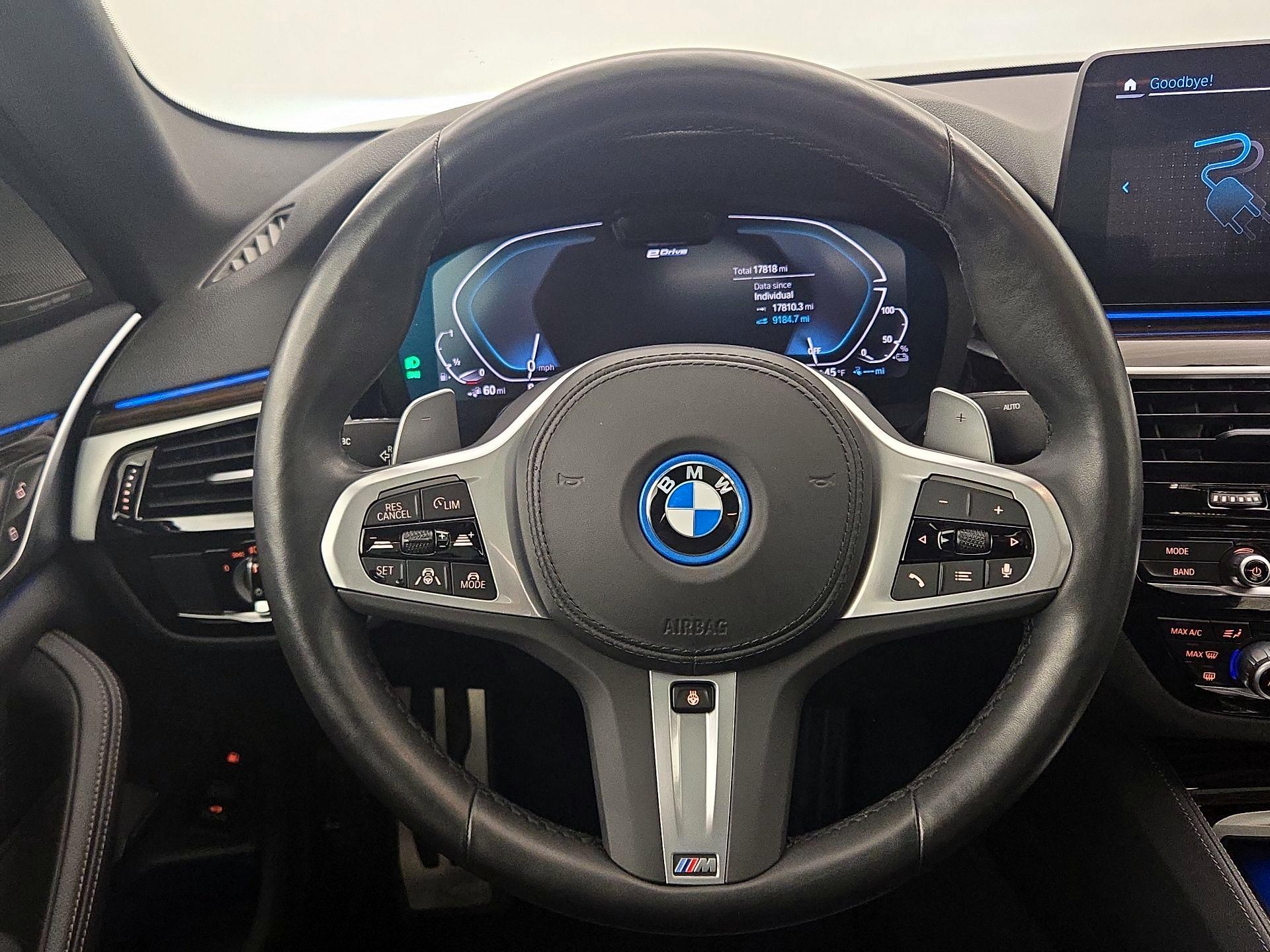 Thumbnail: 2023 BMW 5 Series - 10